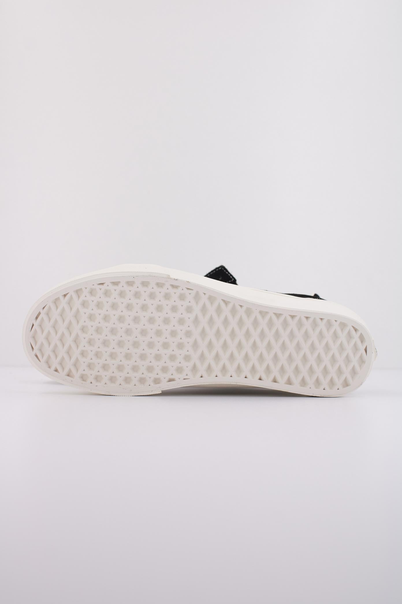 VANS OLD SKOOL en color NEGRO (5)