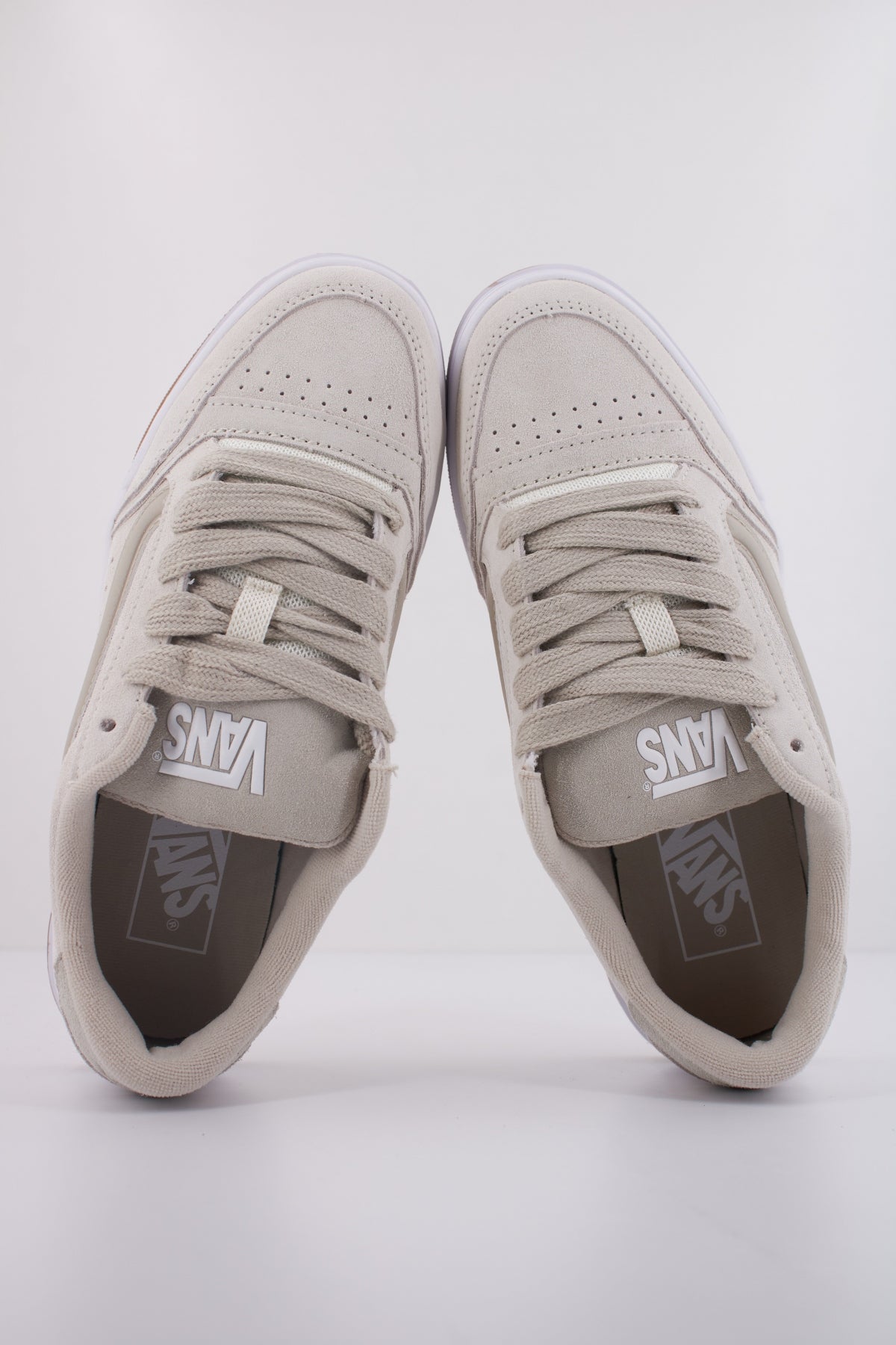 VANS HYLANE en color MARRON CLARO (3)