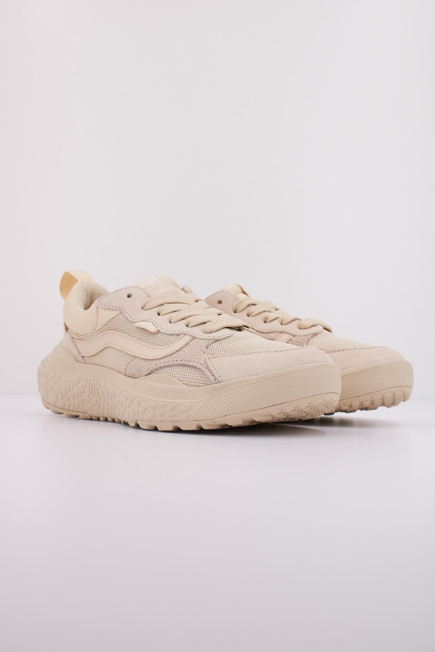 VANS MTE ULTRARANGE NEO VR en color BEIS (2)