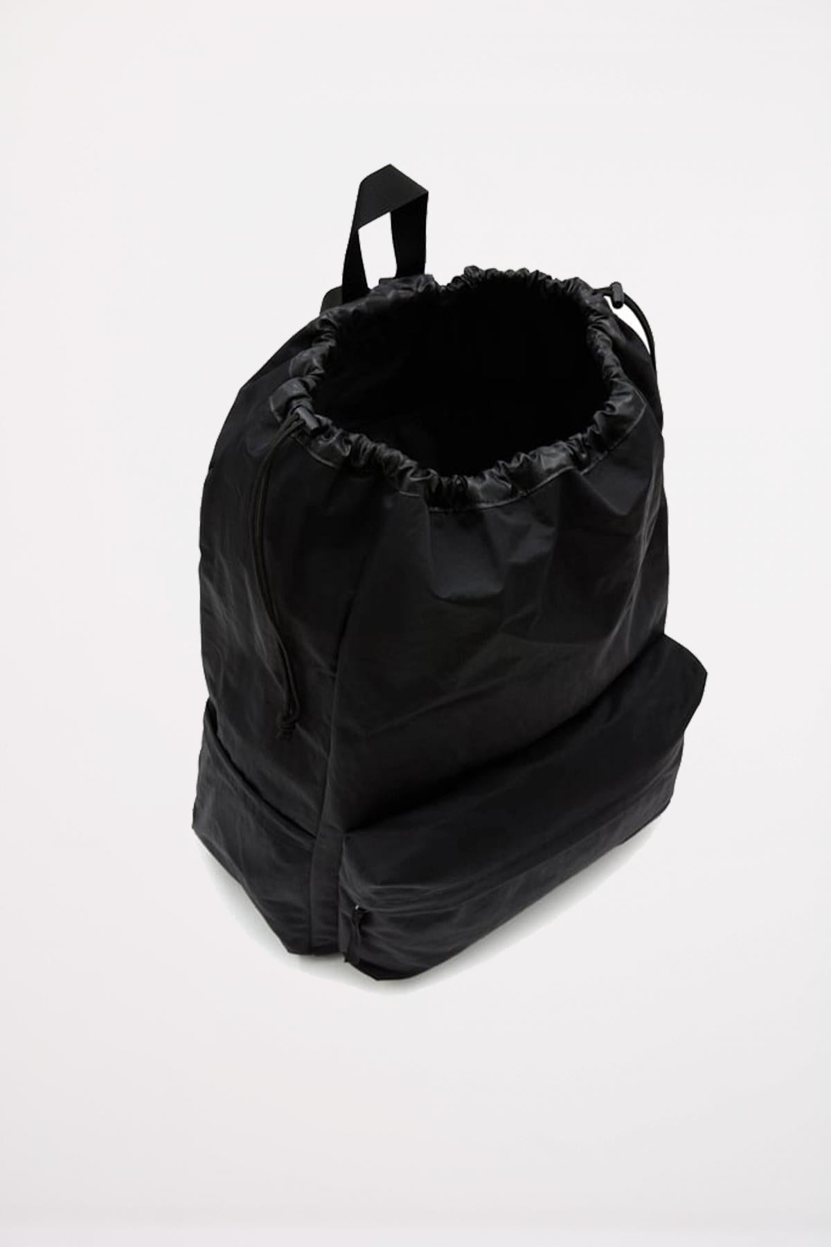 VANS OLD SKOOL CINCH BACKPACK en color NEGRO (3)