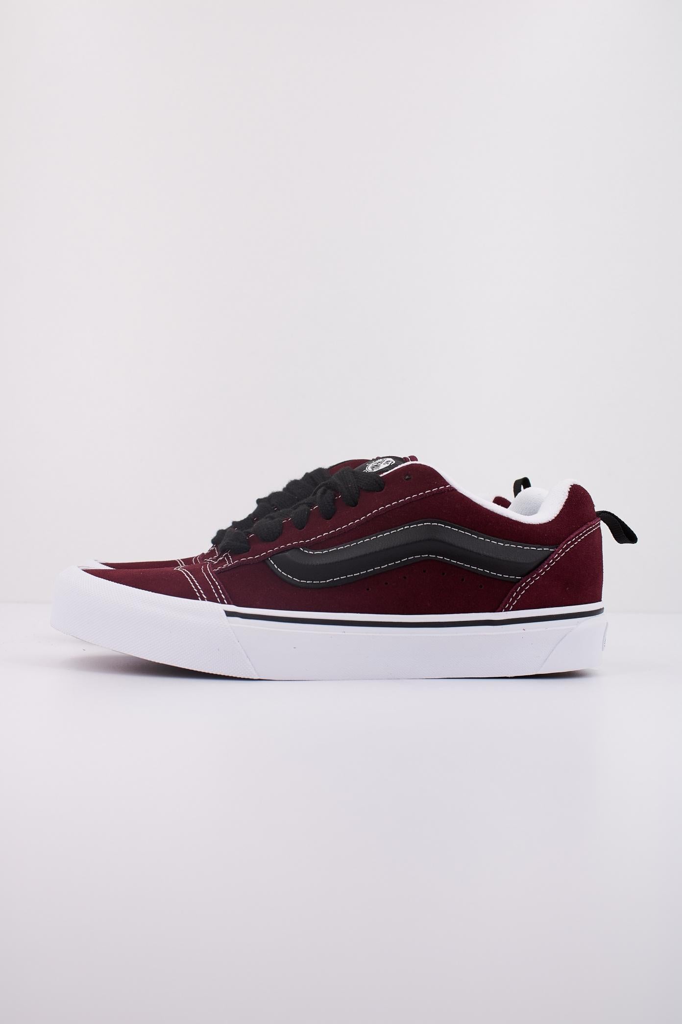 VANS KNU SKOOL en color BURDEOS (1)