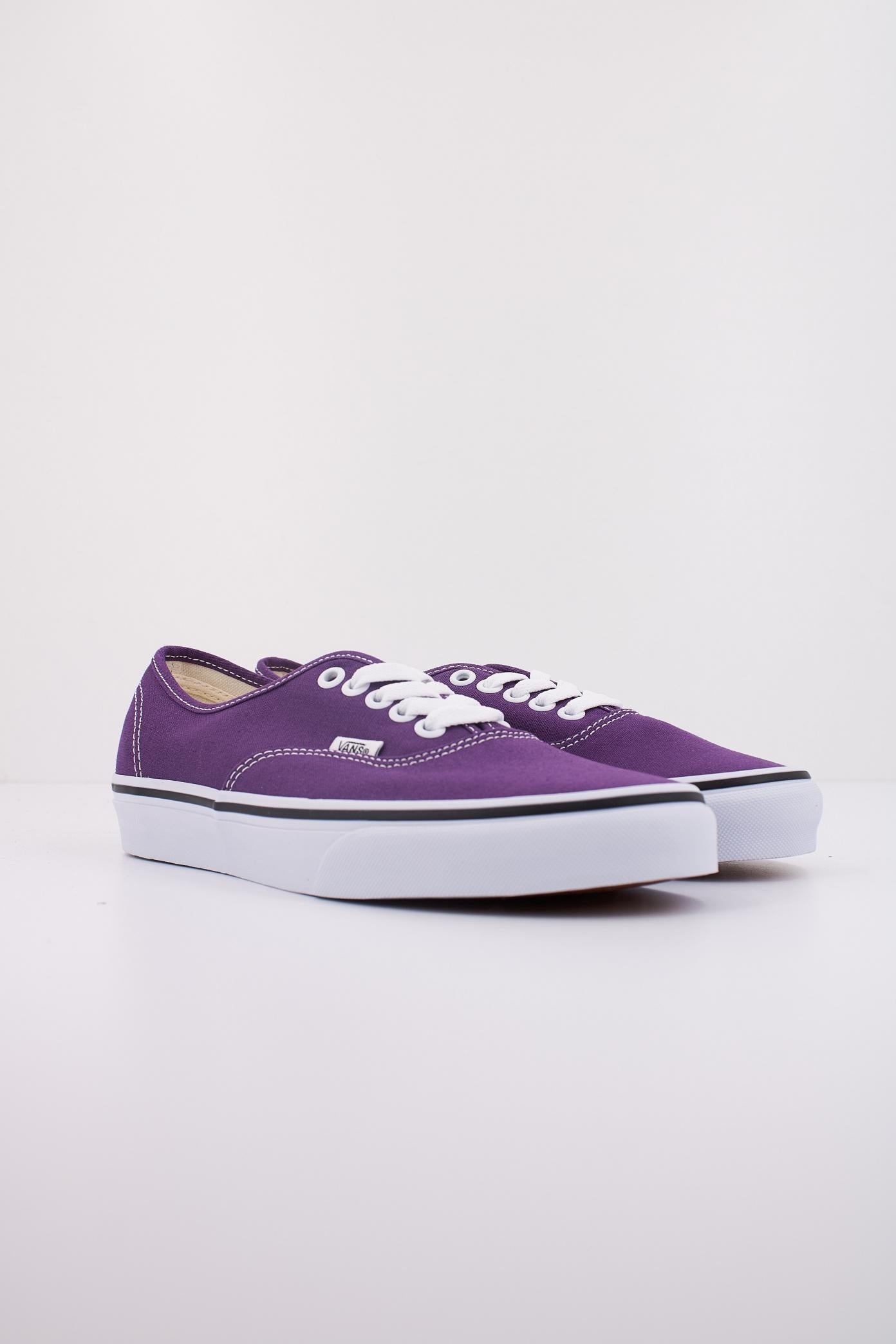 VANS AUTHENTIC en color VIOLETA (2)