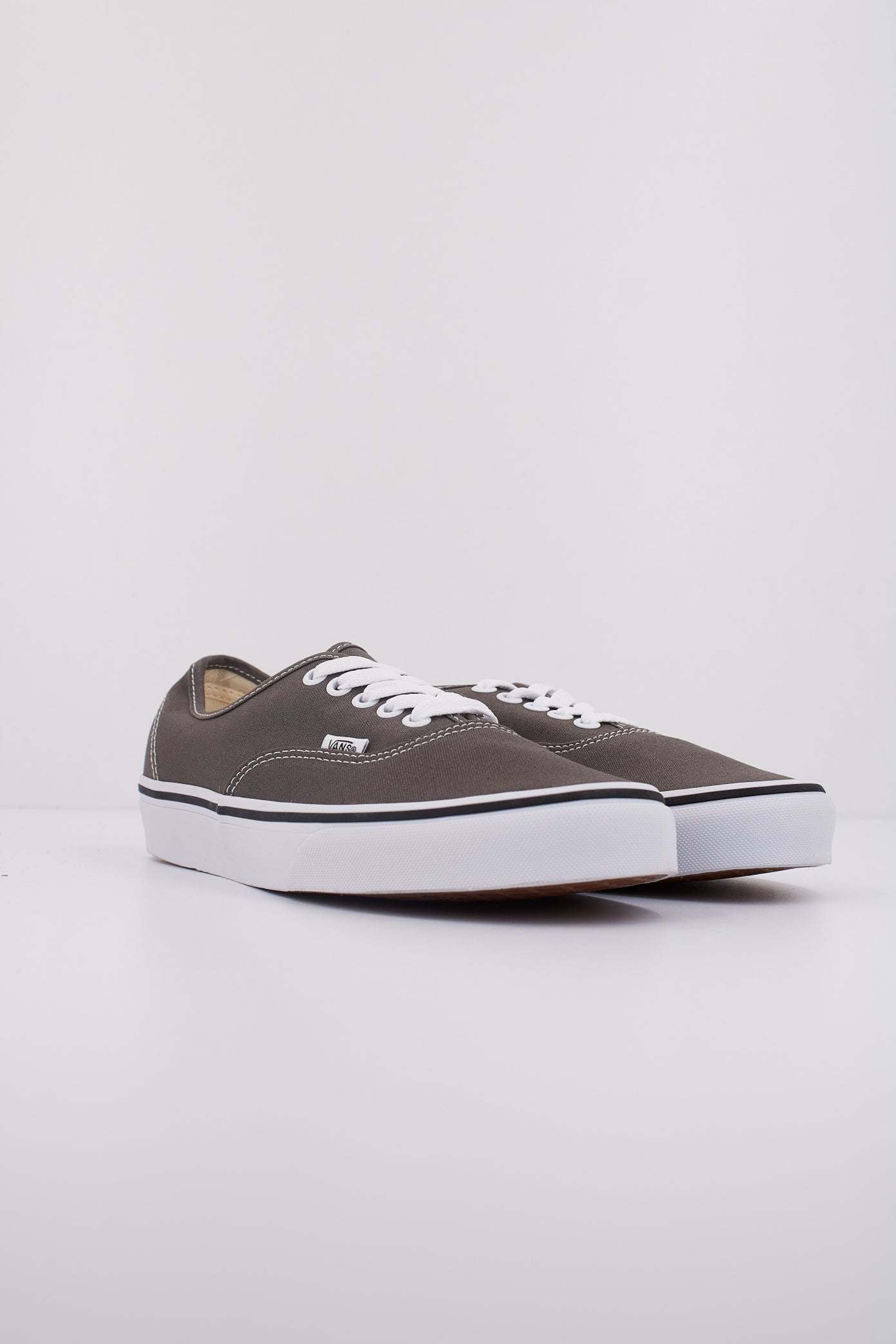 VANS AUTHENTIC en color MARRON (2)