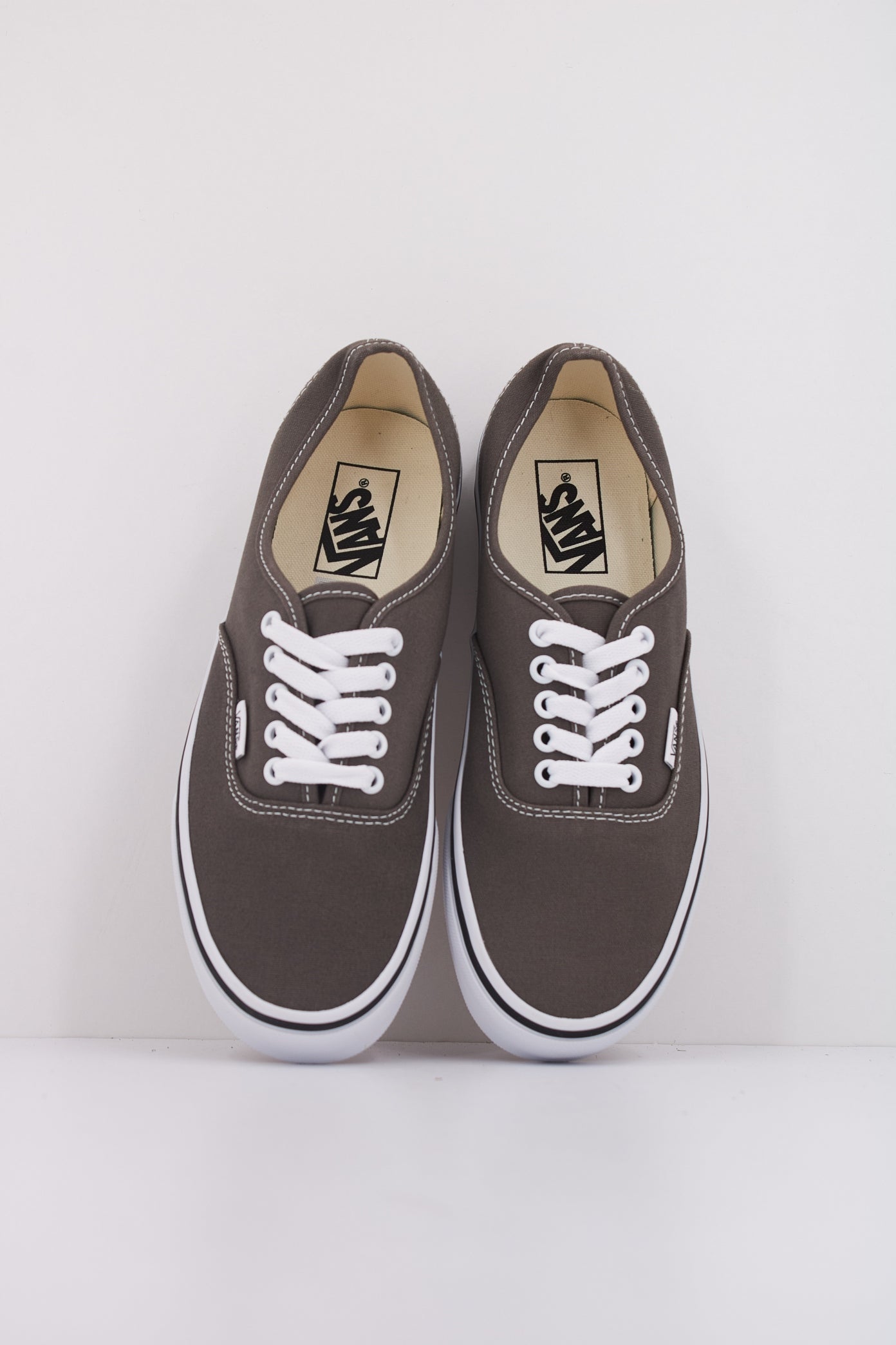 VANS AUTHENTIC en color MARRON (3)