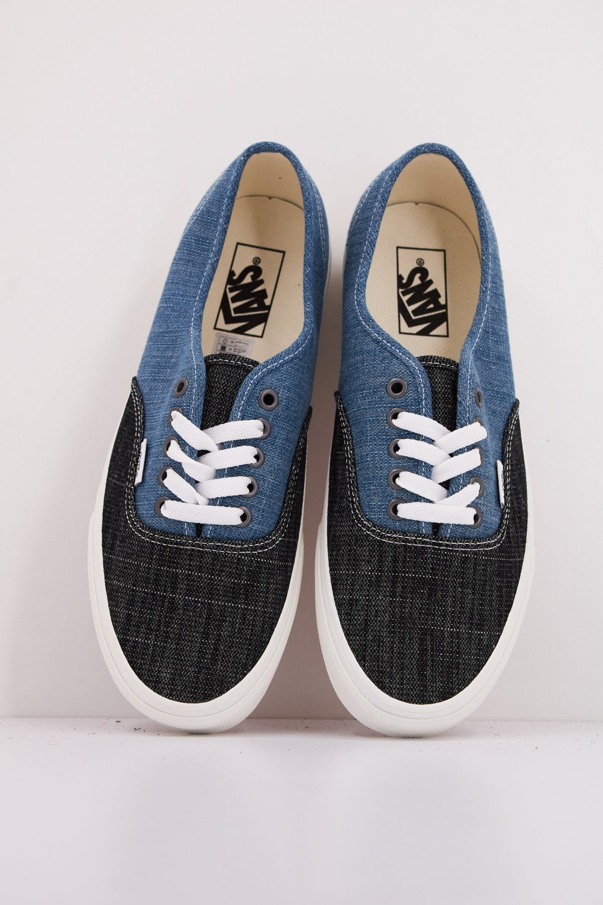 VANS AUTHENTIC en color AZUL (3)