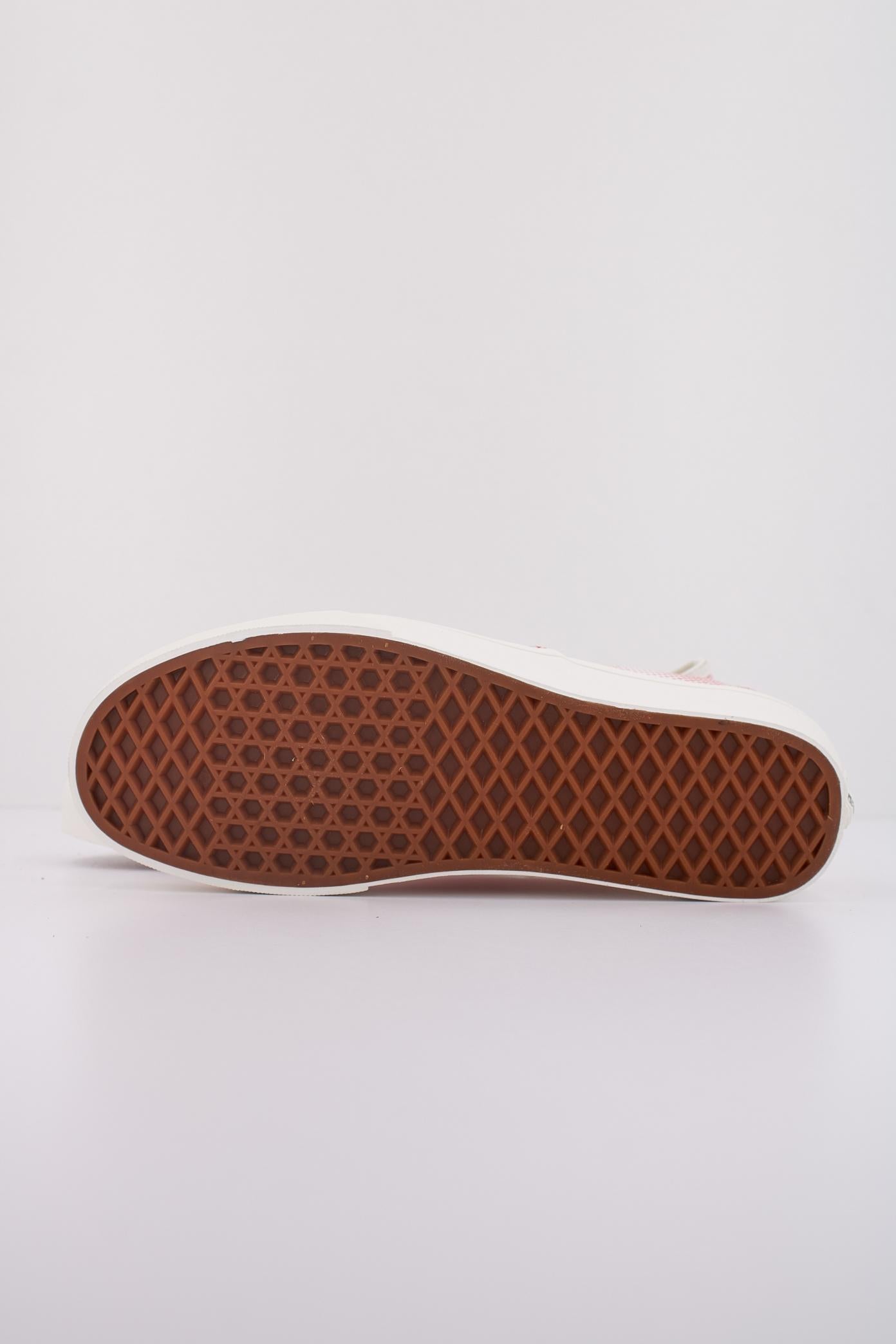 VANS AUTHENTIC en color ROJO (5)