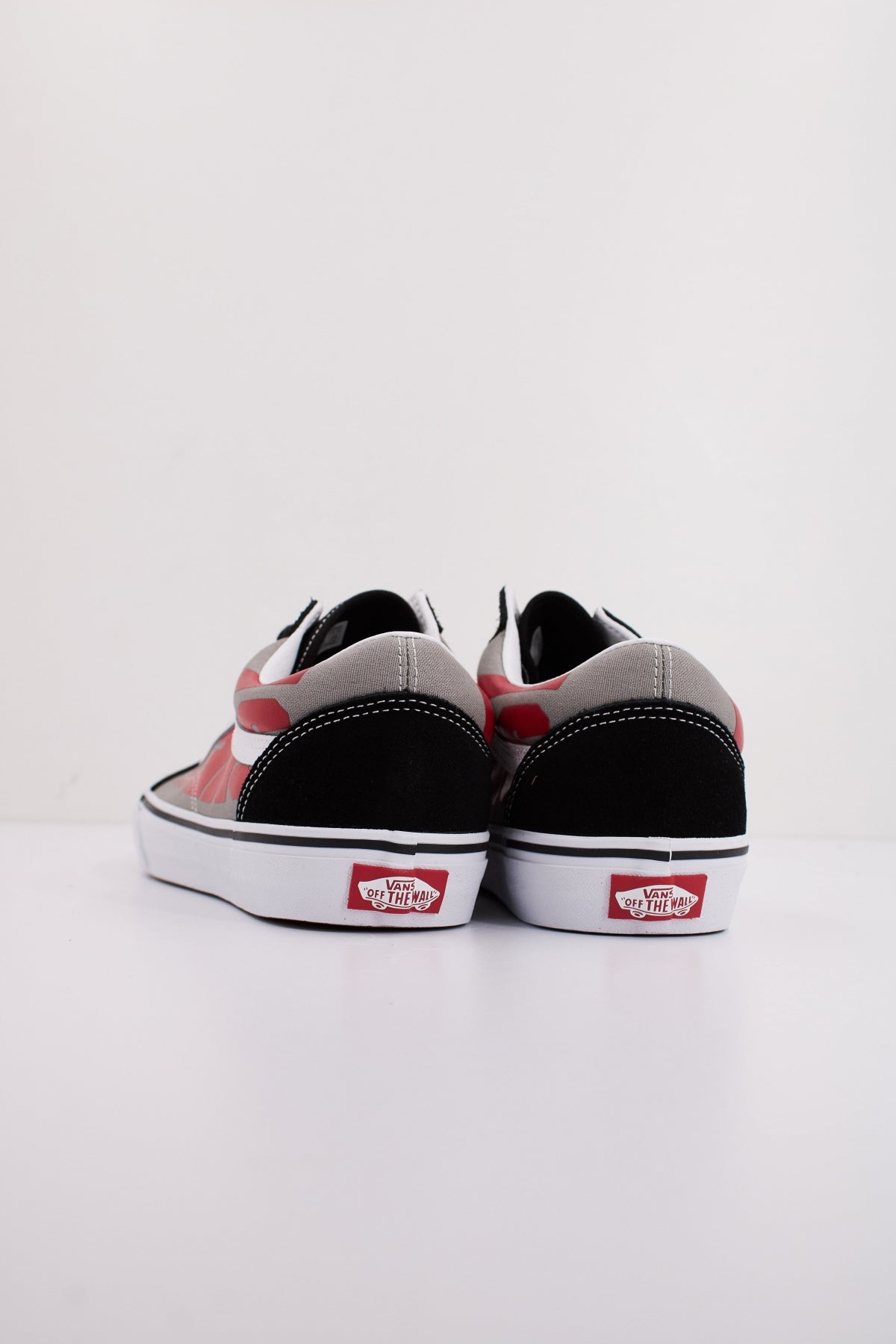 VANS OLD SKOOL JUMBO VANS en color NEGRO (4)