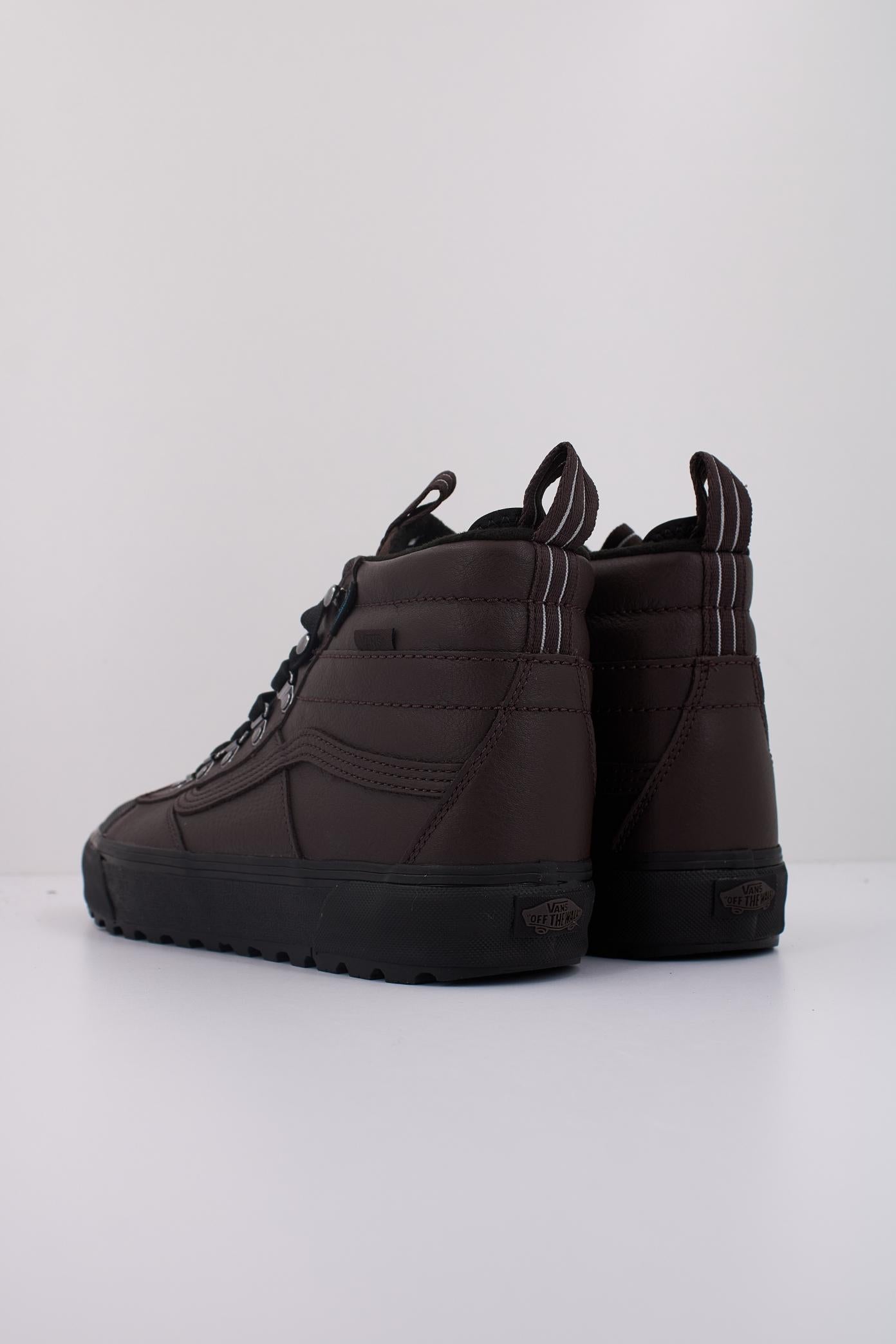 VANS MTE SK-HI DR WATERPRO en color MARRON (4)