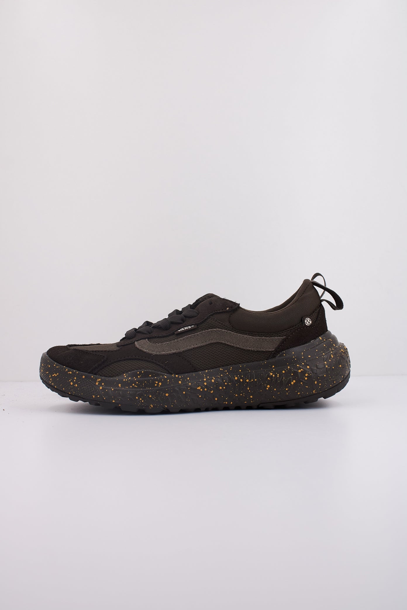 VANS MTE ULTRARANGE NEO VR en color MARRON (1)