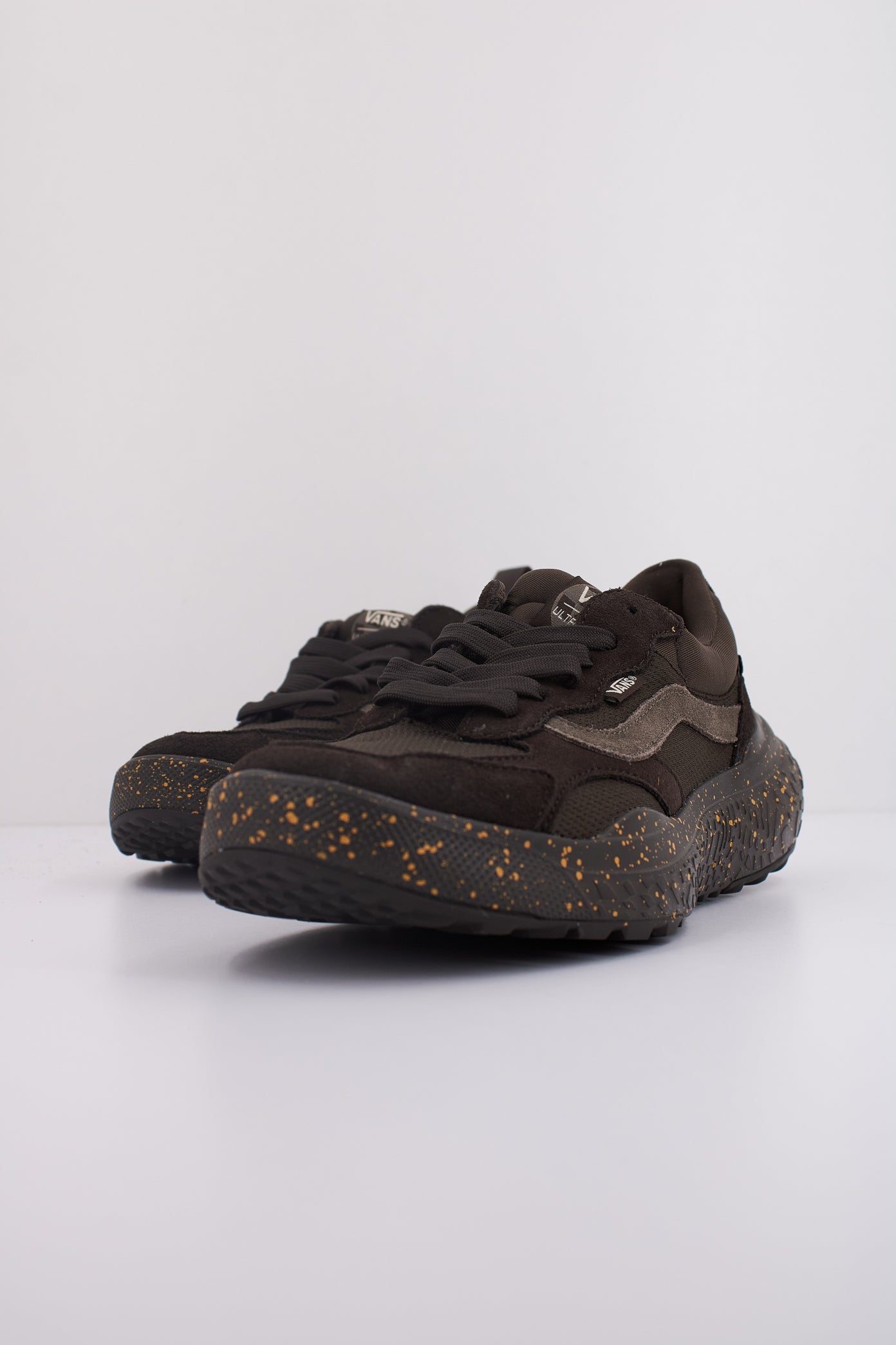 VANS MTE ULTRARANGE NEO VR en color MARRON (2)