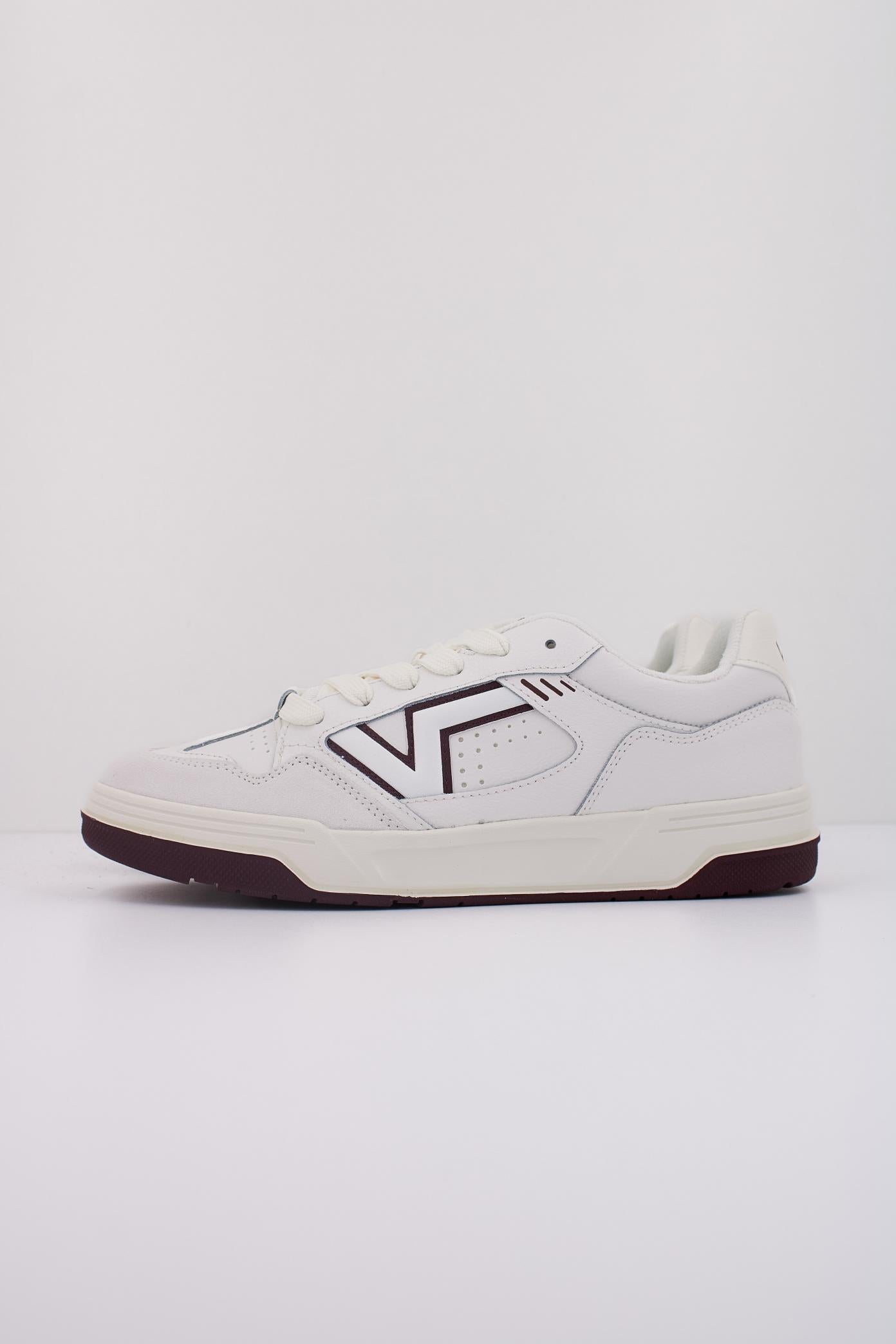 VANS VNDHQU UPLAND en color BLANCO (1)