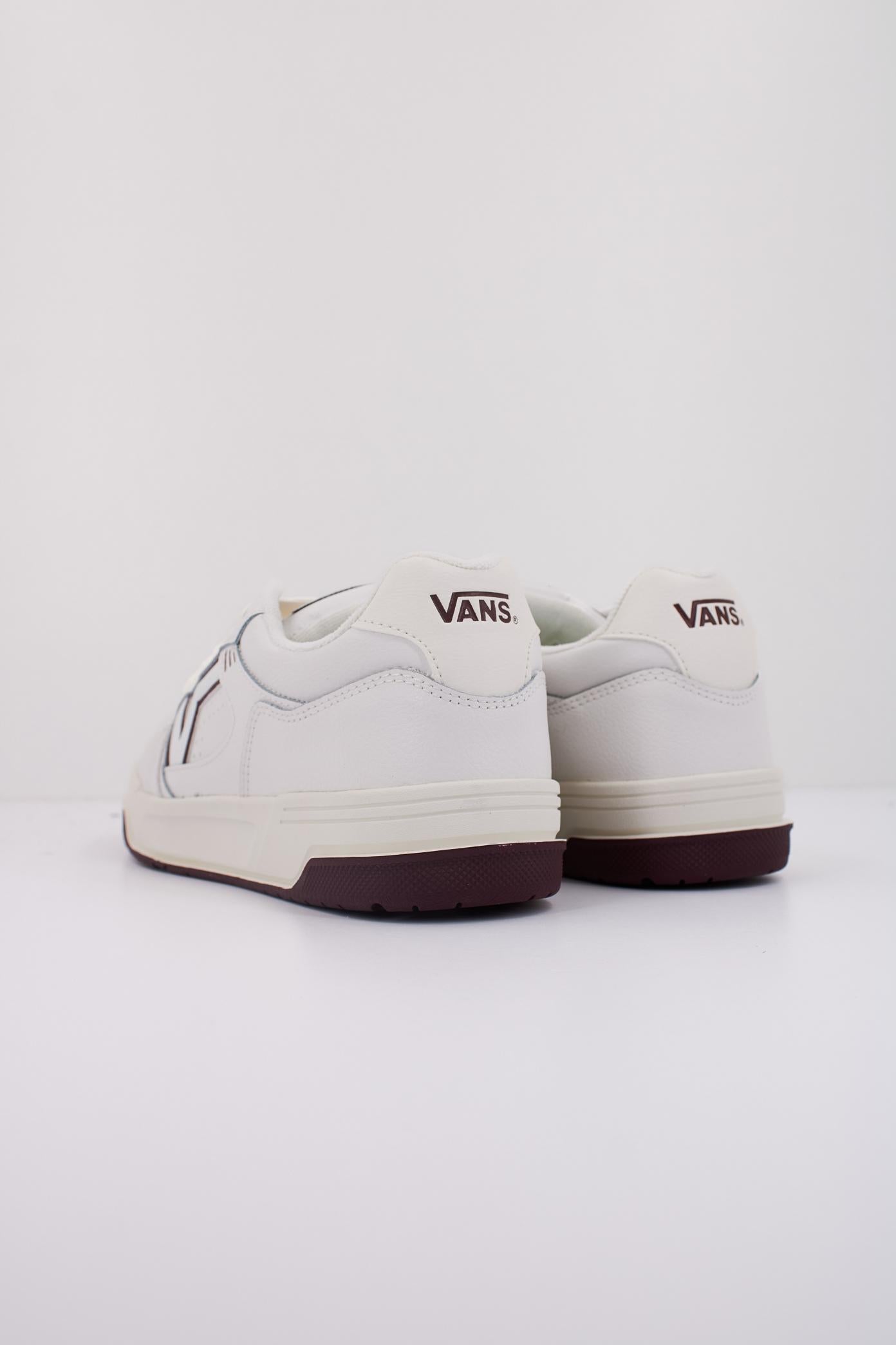 VANS VNDHQU UPLAND en color BLANCO (4)