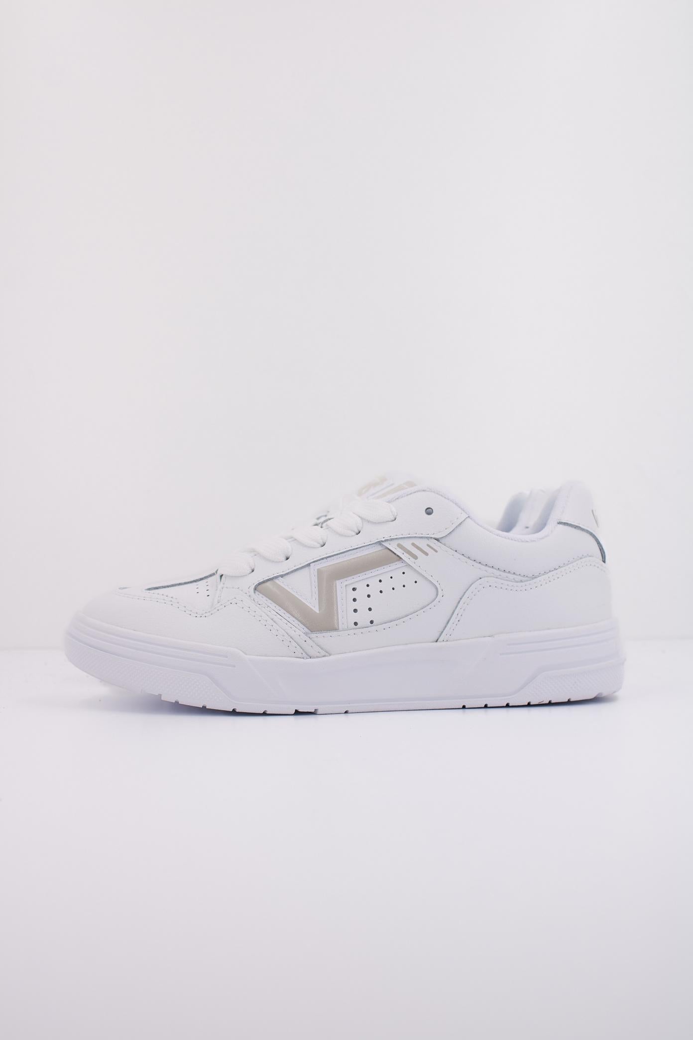 VANS UPLAND en color BLANCO (1)