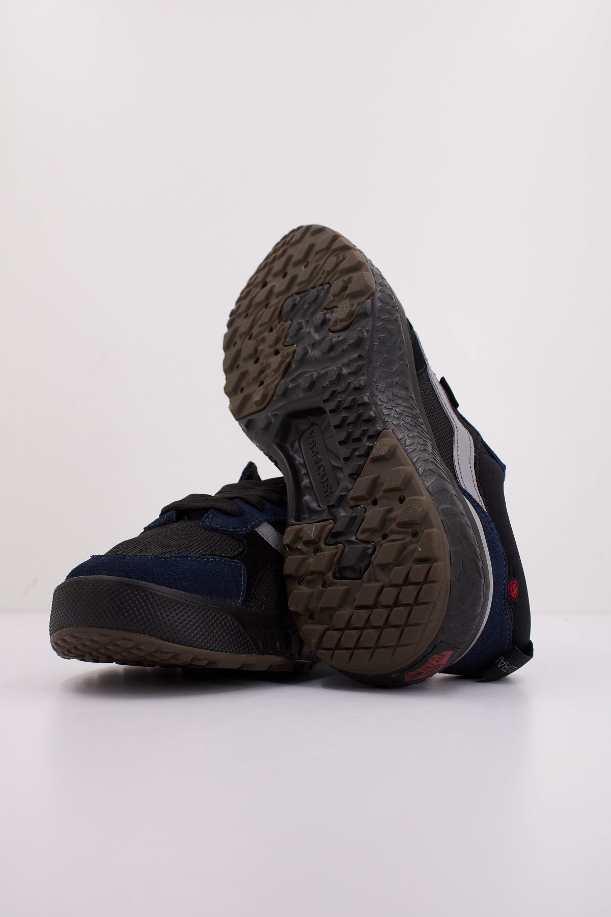 VANS MTE ULTRARANGE NEO VR en color AZUL (5)