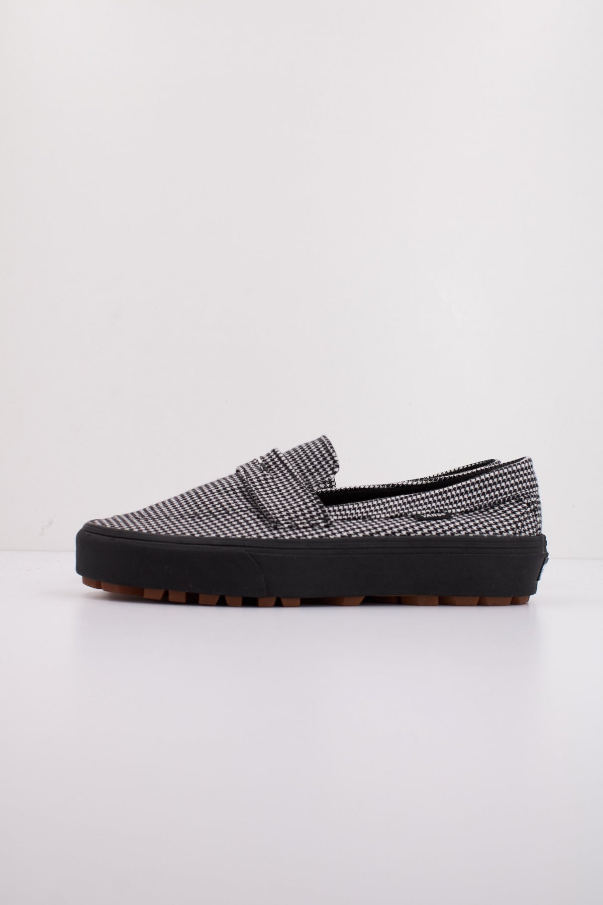 VANS STYLE PLAID en color NEGRO (1)