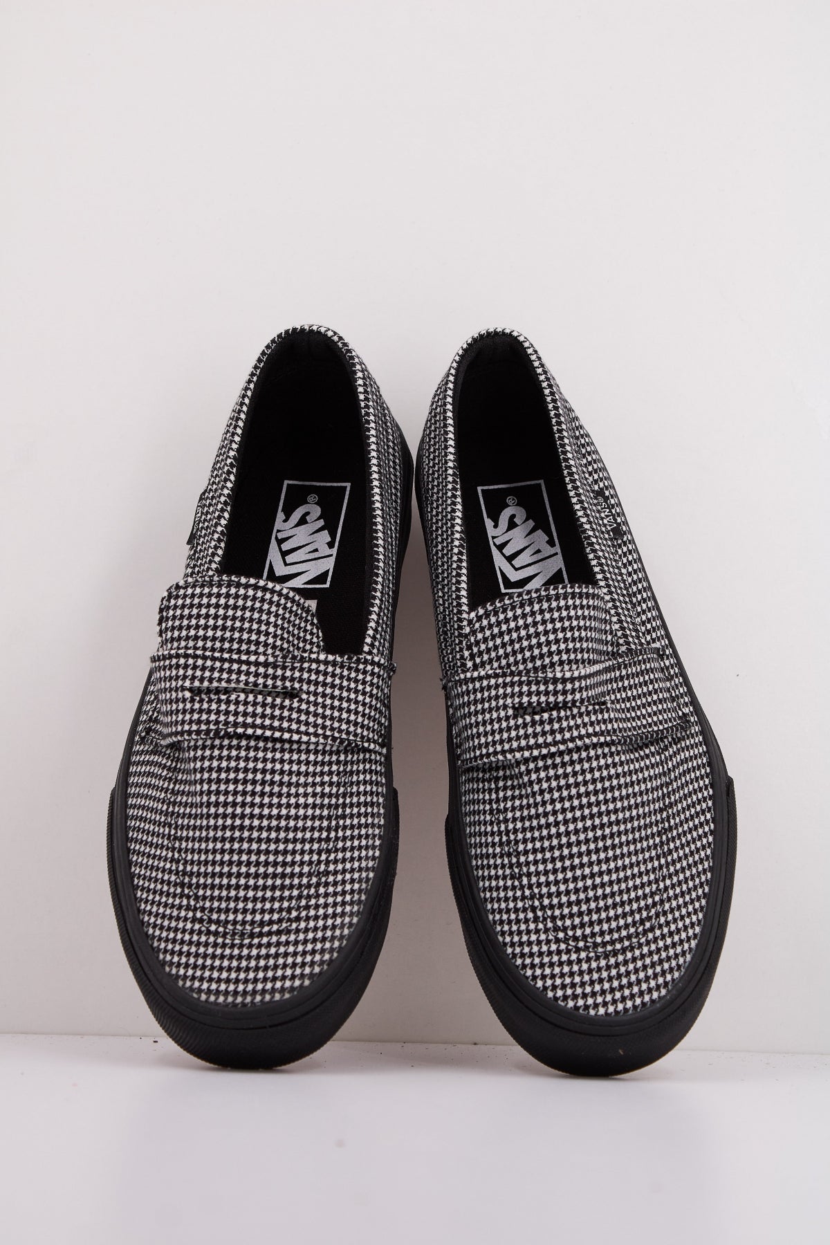 VANS STYLE PLAID en color NEGRO (3)