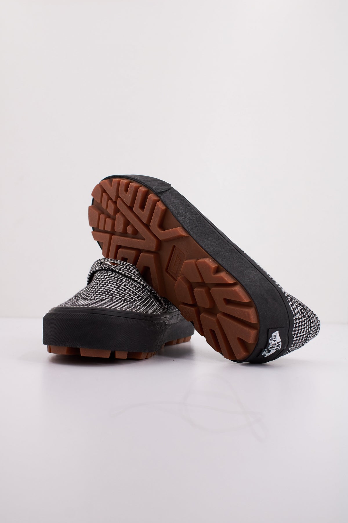 VANS STYLE PLAID en color NEGRO (5)