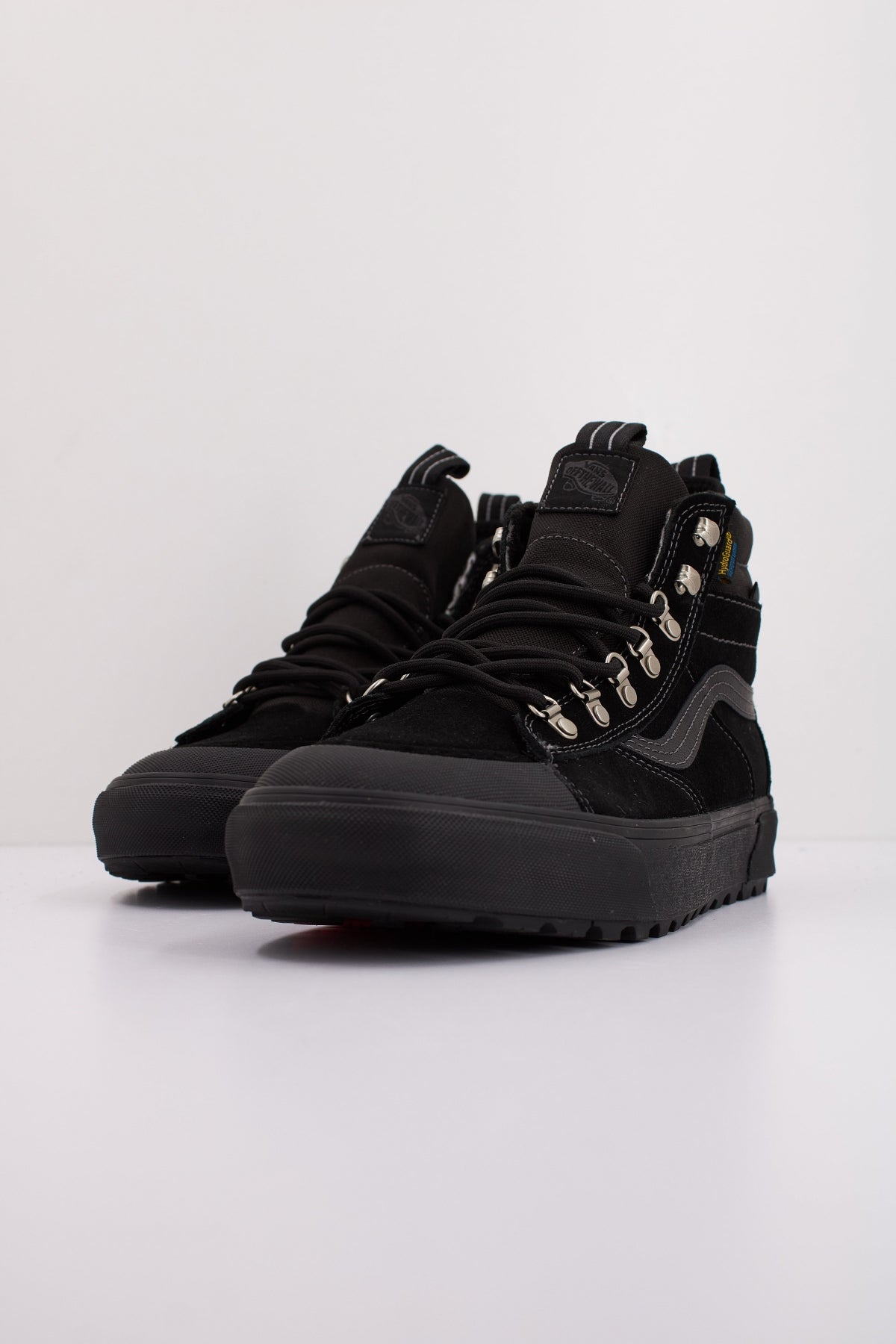 VANS MTE SK-HI DR WATERPRO en color NEGRO (2)