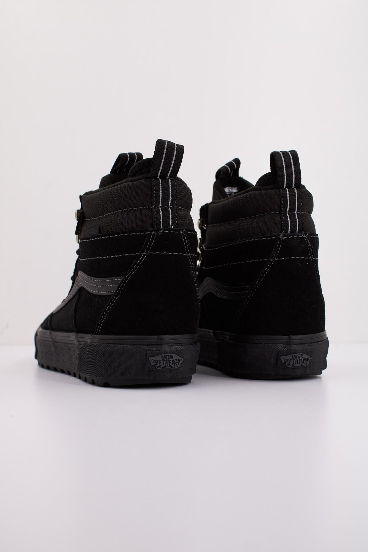 VANS MTE SK-HI DR WATERPRO en color NEGRO (4)