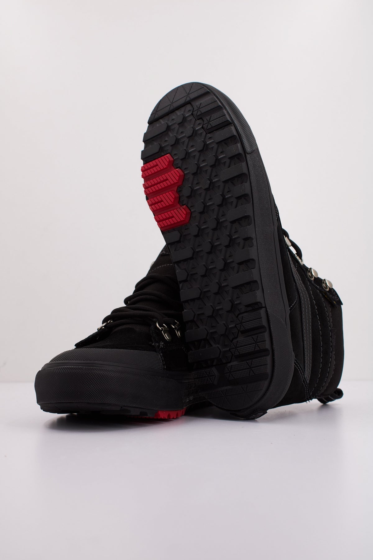 VANS MTE SK-HI DR WATERPRO en color NEGRO (5)