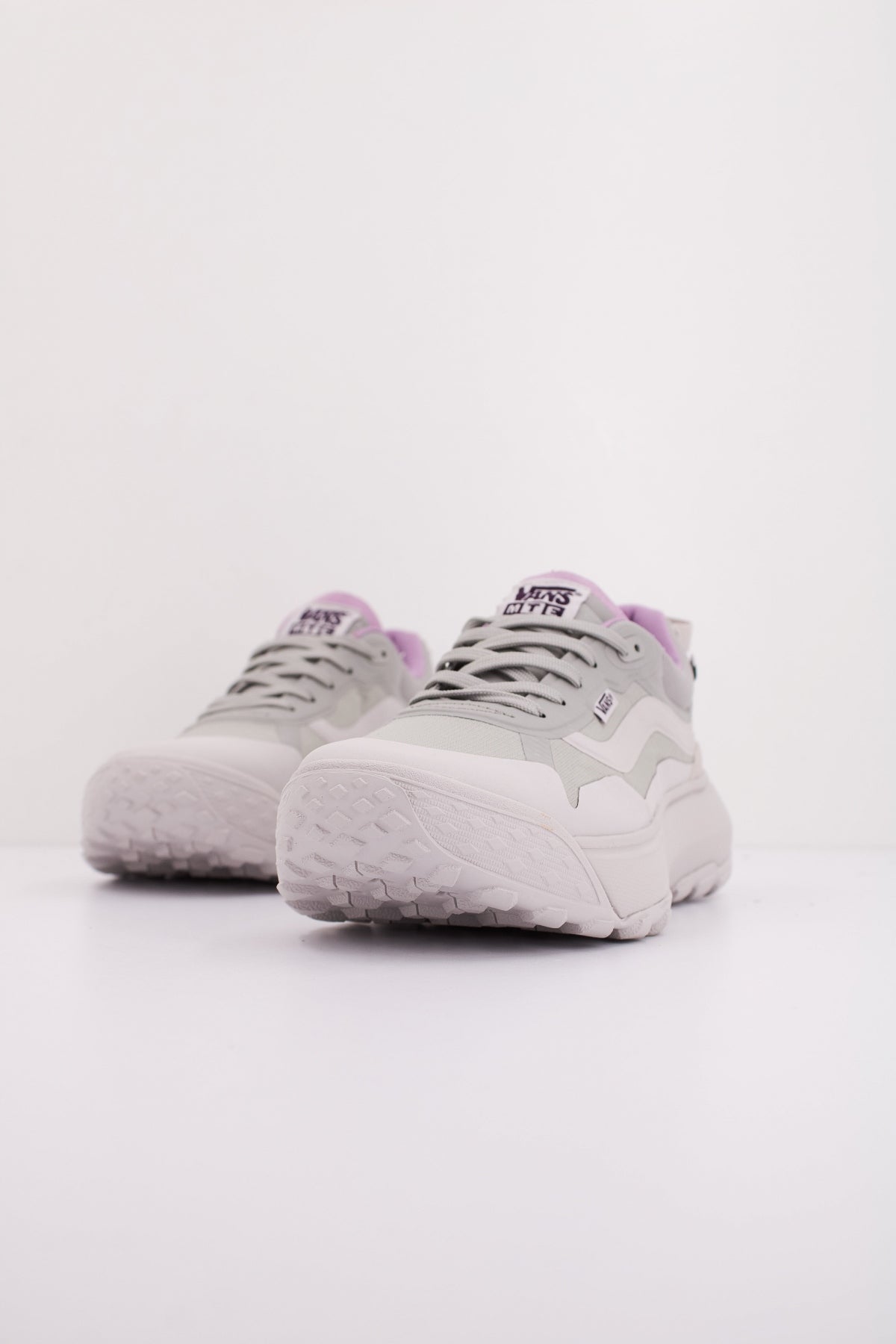 VANS MTE CROSSPATH en color GRIS (2)