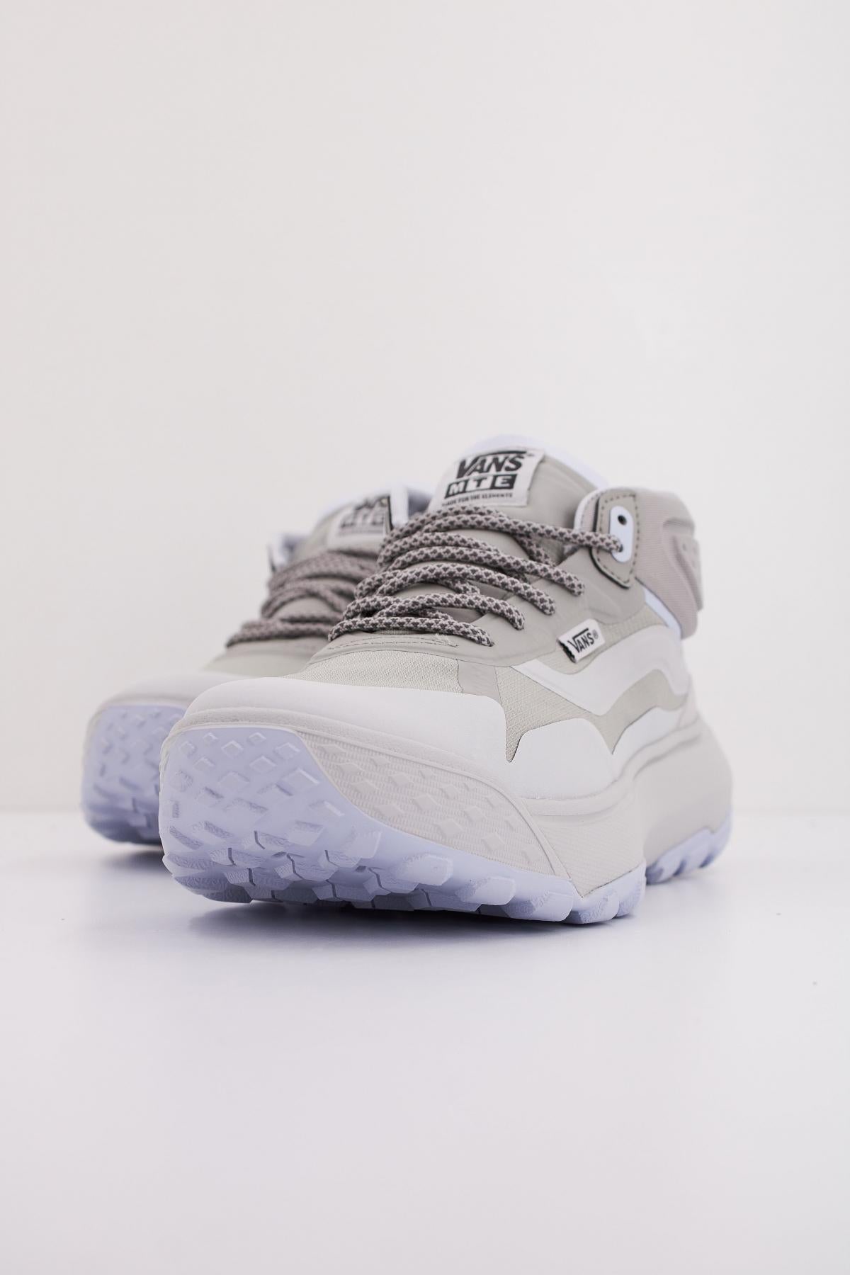 VANS MTE CROSSPATH MID en color GRIS (2)