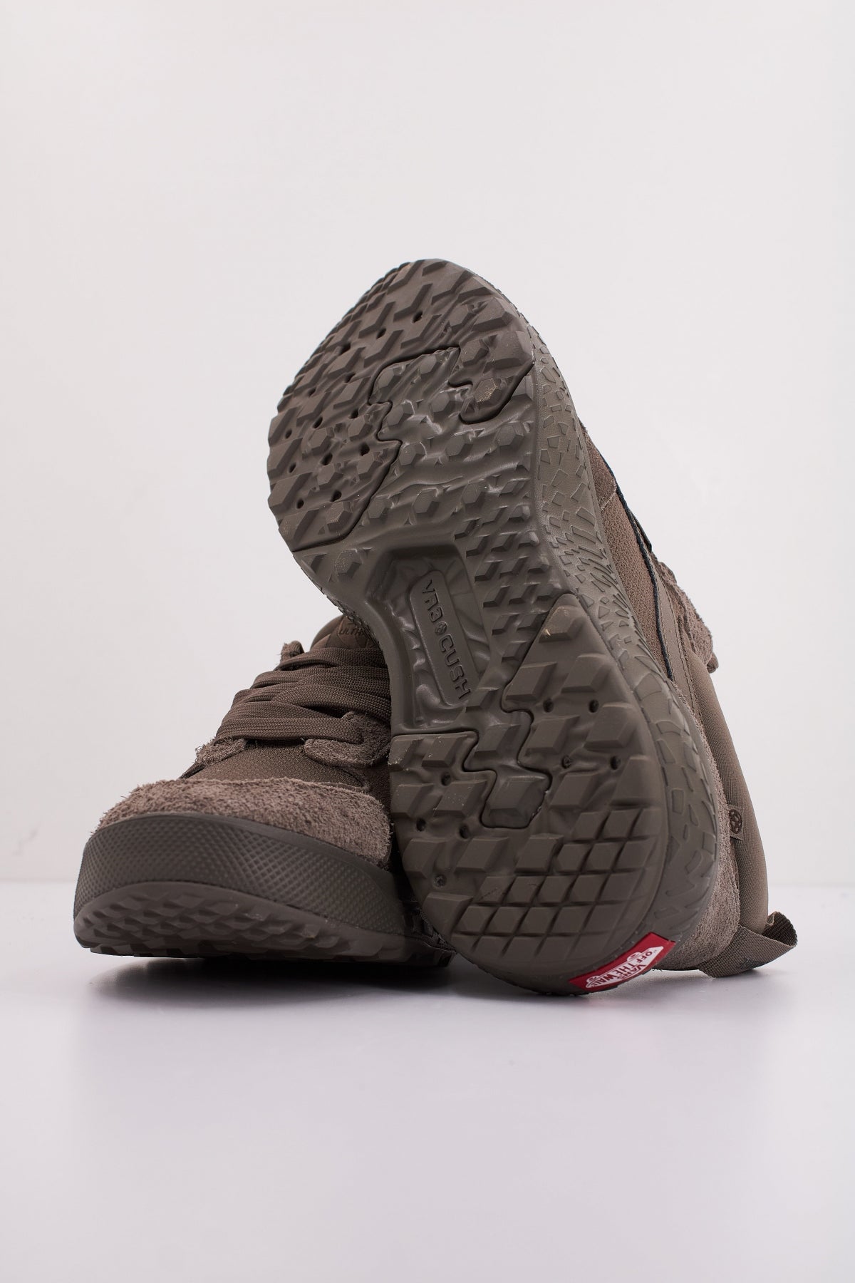VANS MTE ULTRARANGE NEO VR en color MARRON (5)