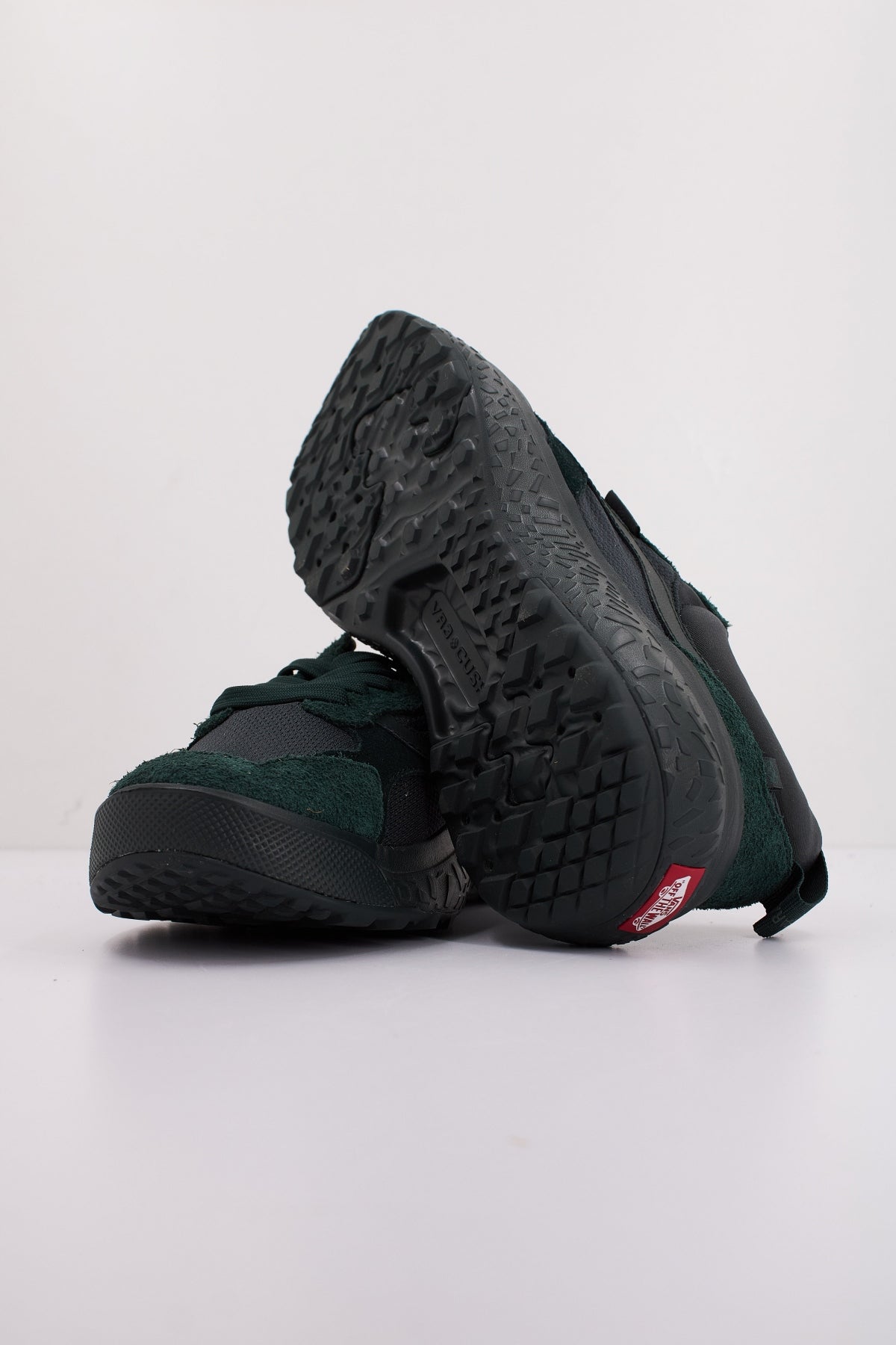 VANS MTE ULTRARANGE NEO VR en color VERDE (5)