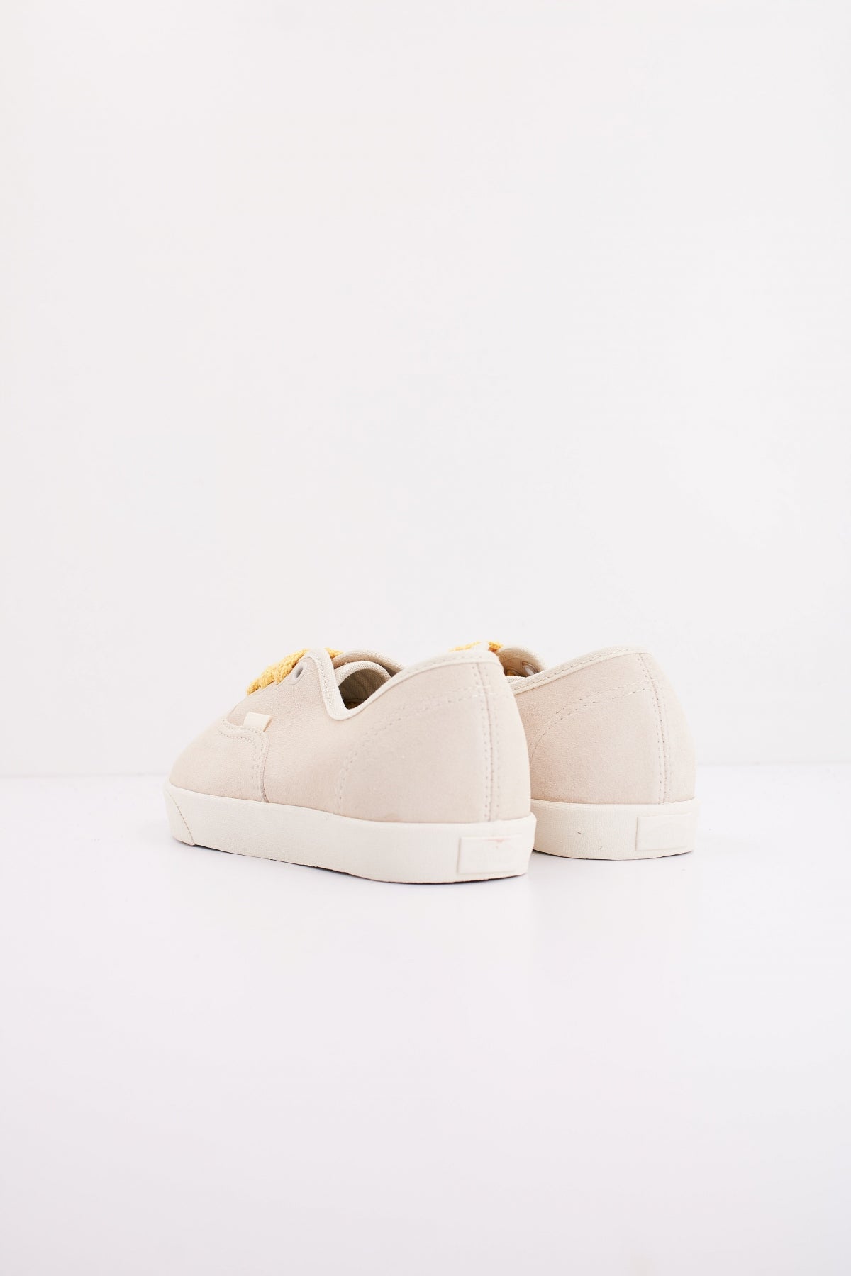 VANS AUTHENTIC LOWPRO FAT L en color BEIS (4)