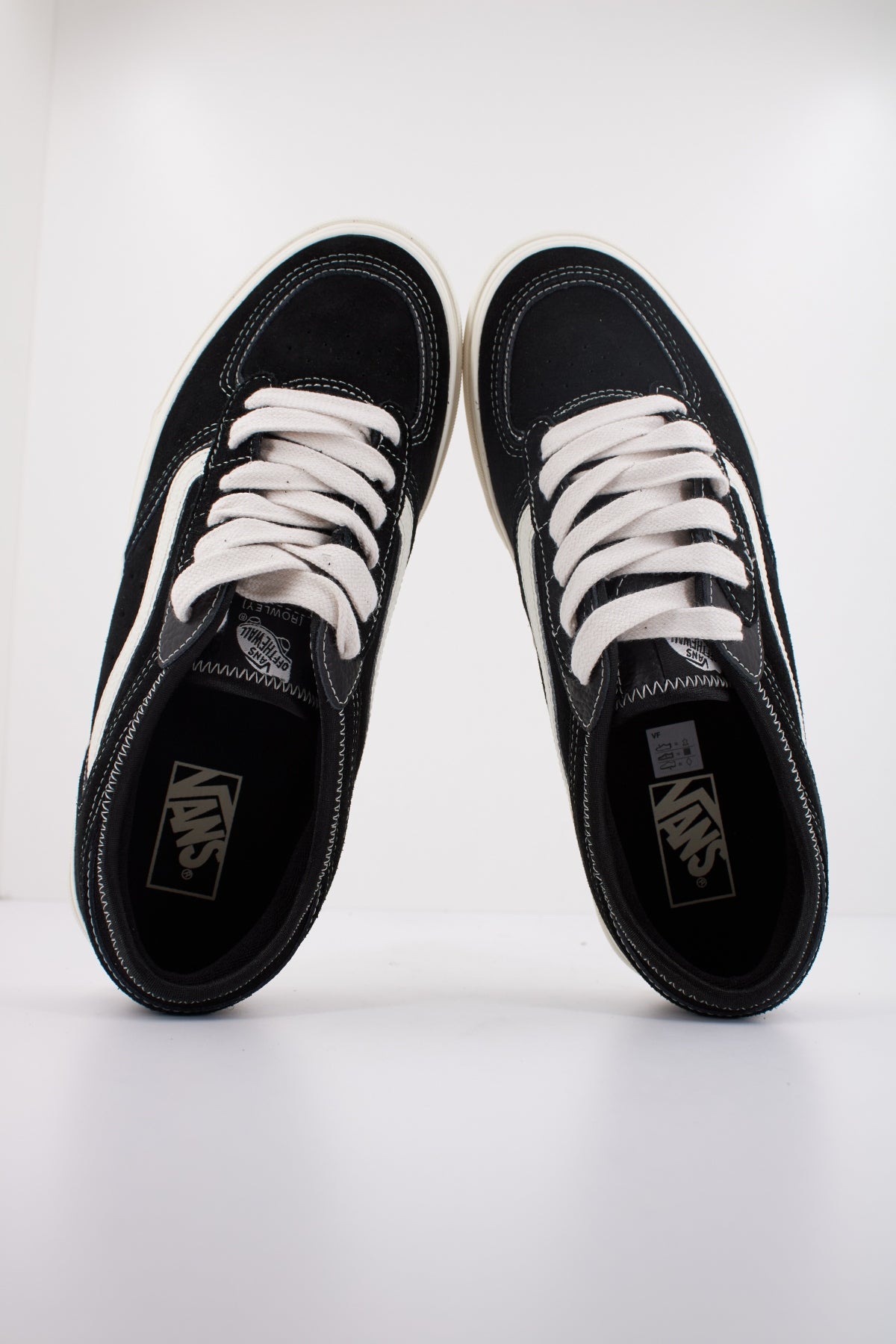 VANS VNQJBPT en color NEGRO (3)
