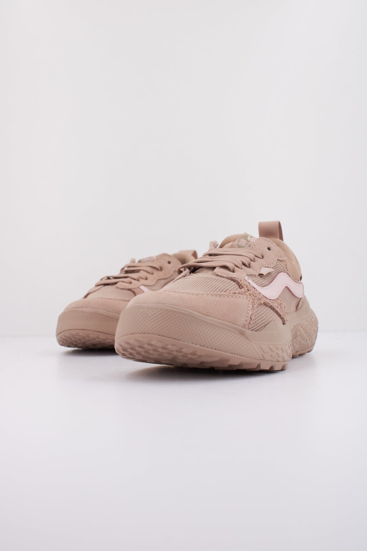 VANS MTE ULTRARANGE NEO VR en color BEIS (2)