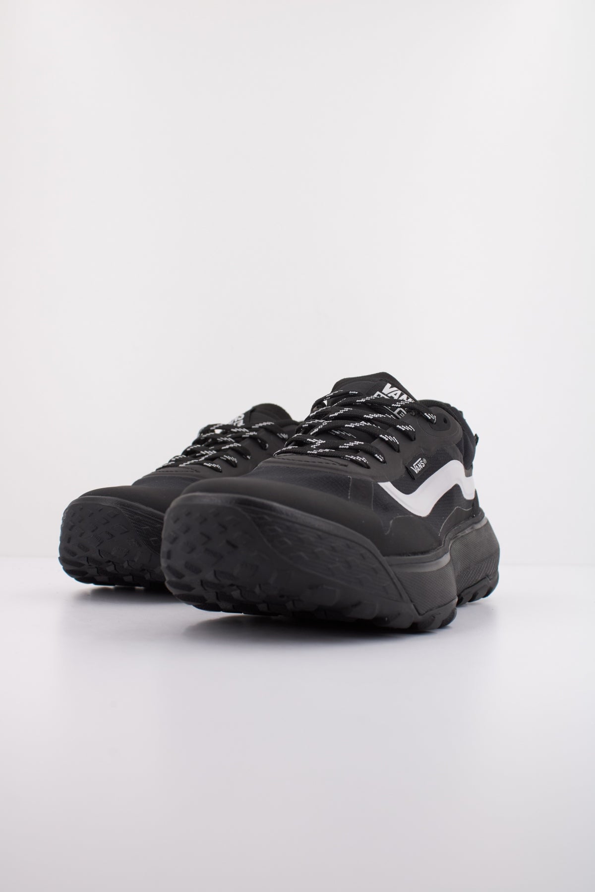 VANS VNCVUBLK en color NEGRO (2)