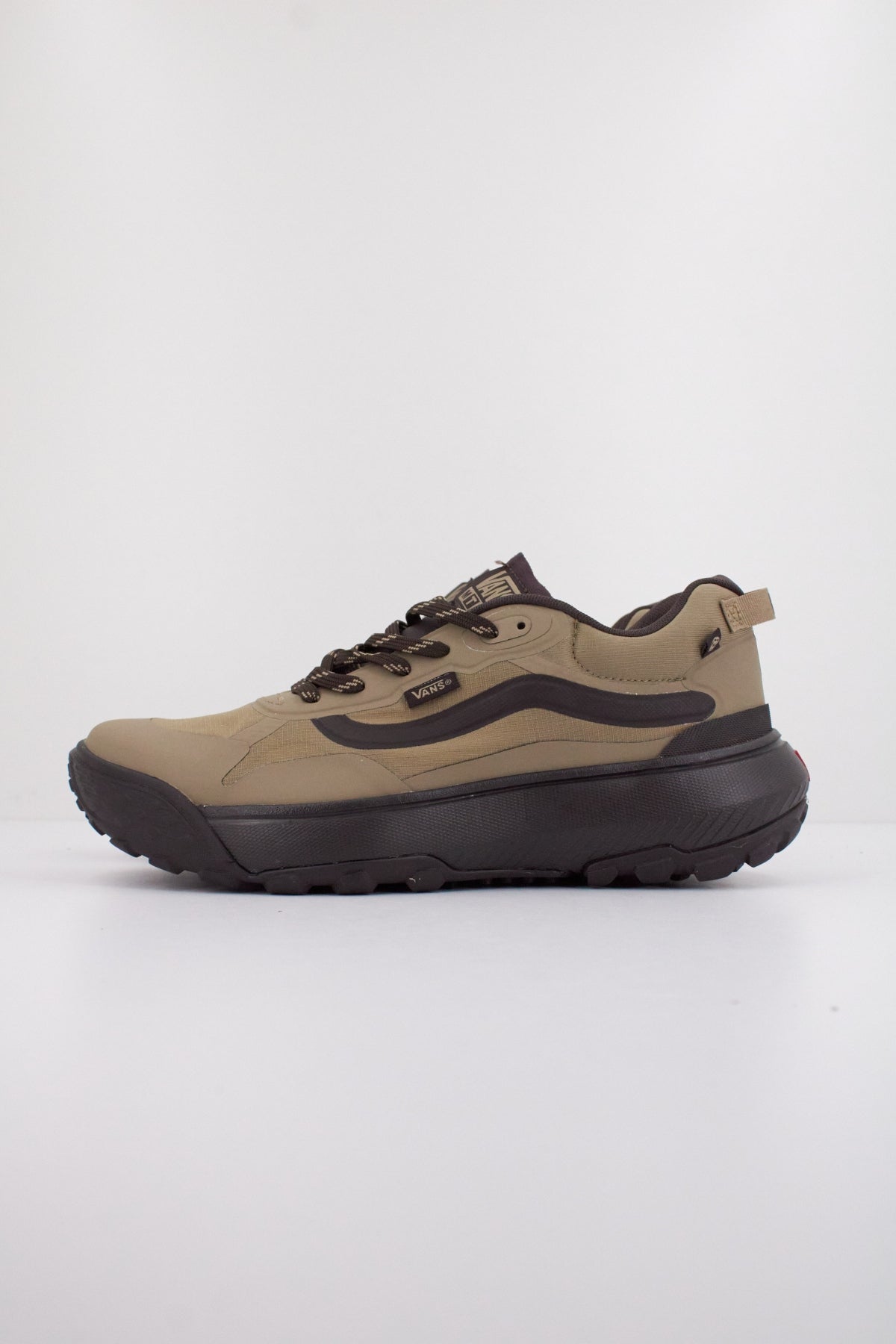 VANS MTE CROSSPATH en color MARRON CLARO  (1)