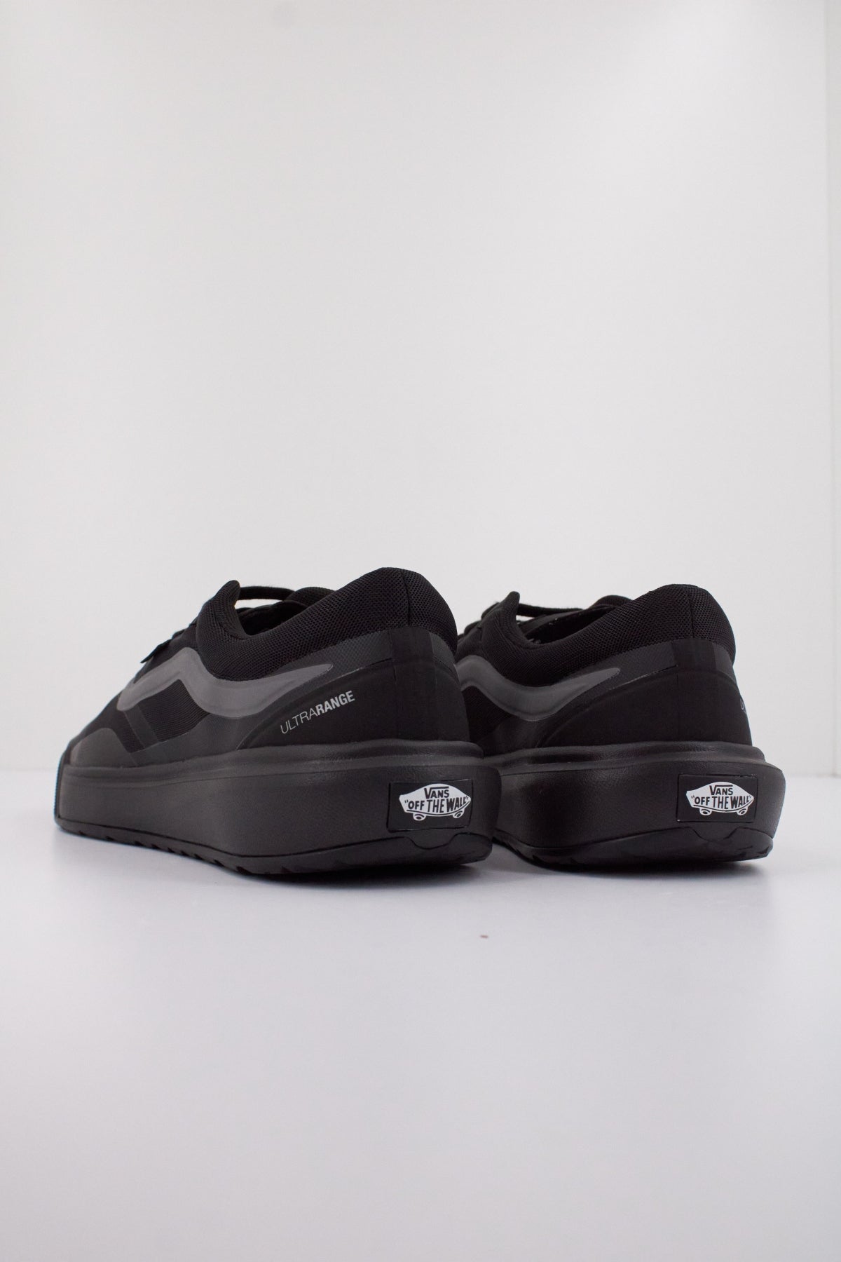 VANS MTE ULTRARANGE . RW en color NEGRO (4)