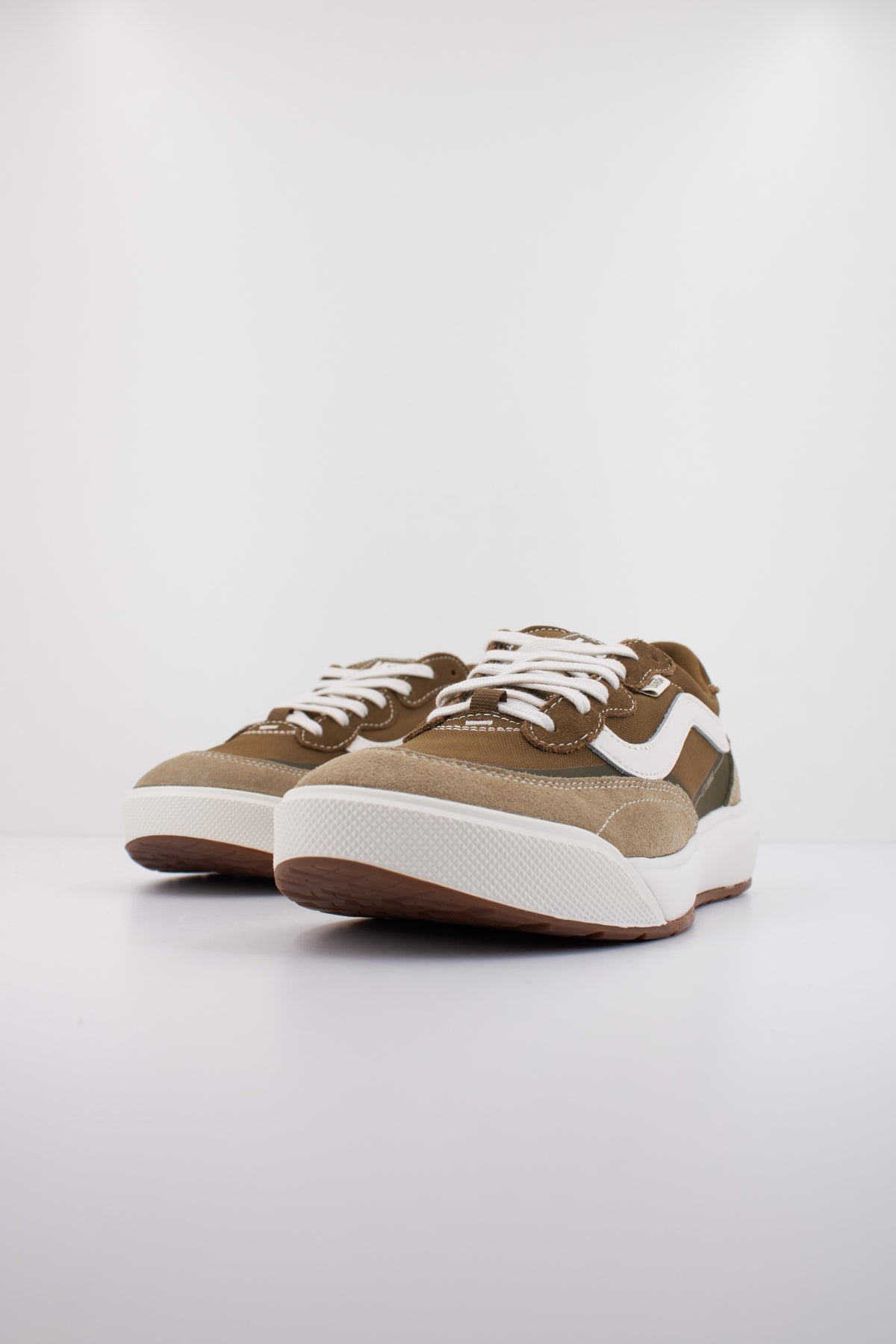VANS MTE ULTRARANGE . SE en color VERDE (2)