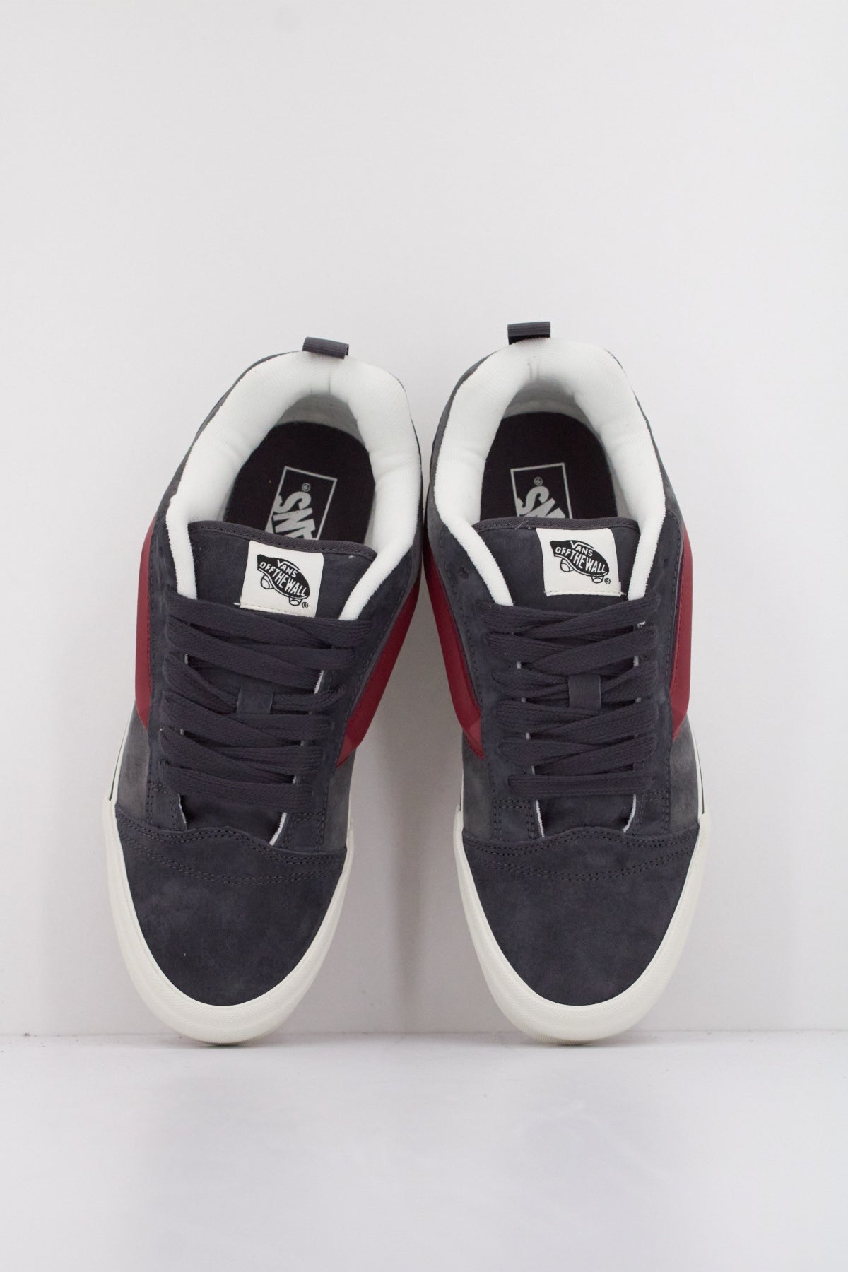 VANS KNU SKOOL en color GRIS (3)