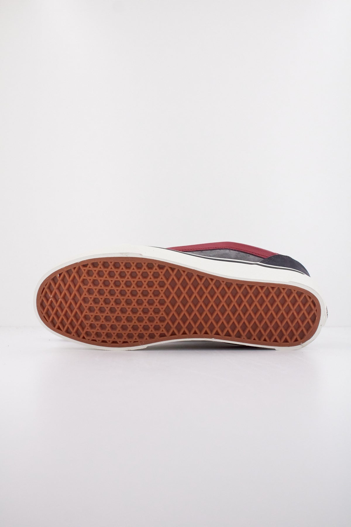 VANS KNU SKOOL en color GRIS (5)