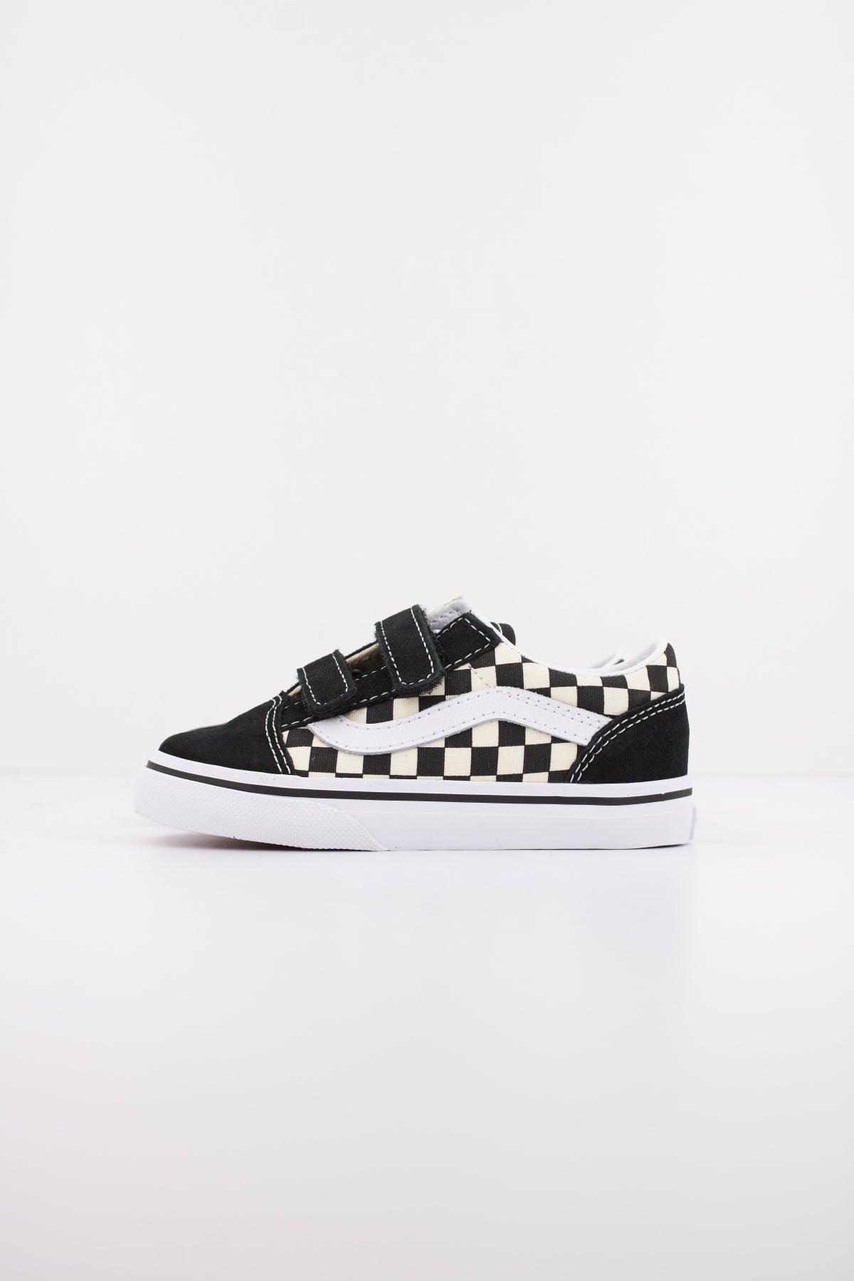 VANS OLD SKOOL V en color NEGRO (1)