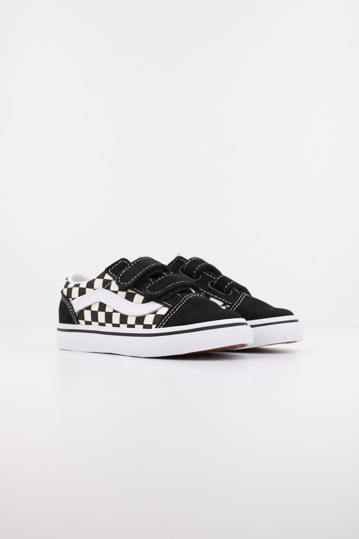 VANS OLD SKOOL V en color NEGRO (2)