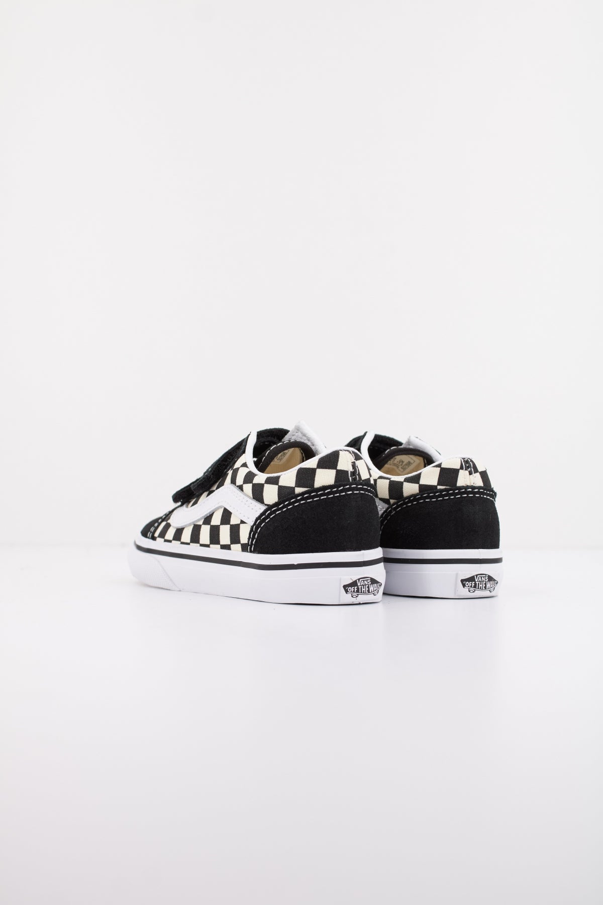 VANS OLD SKOOL V en color NEGRO (4)