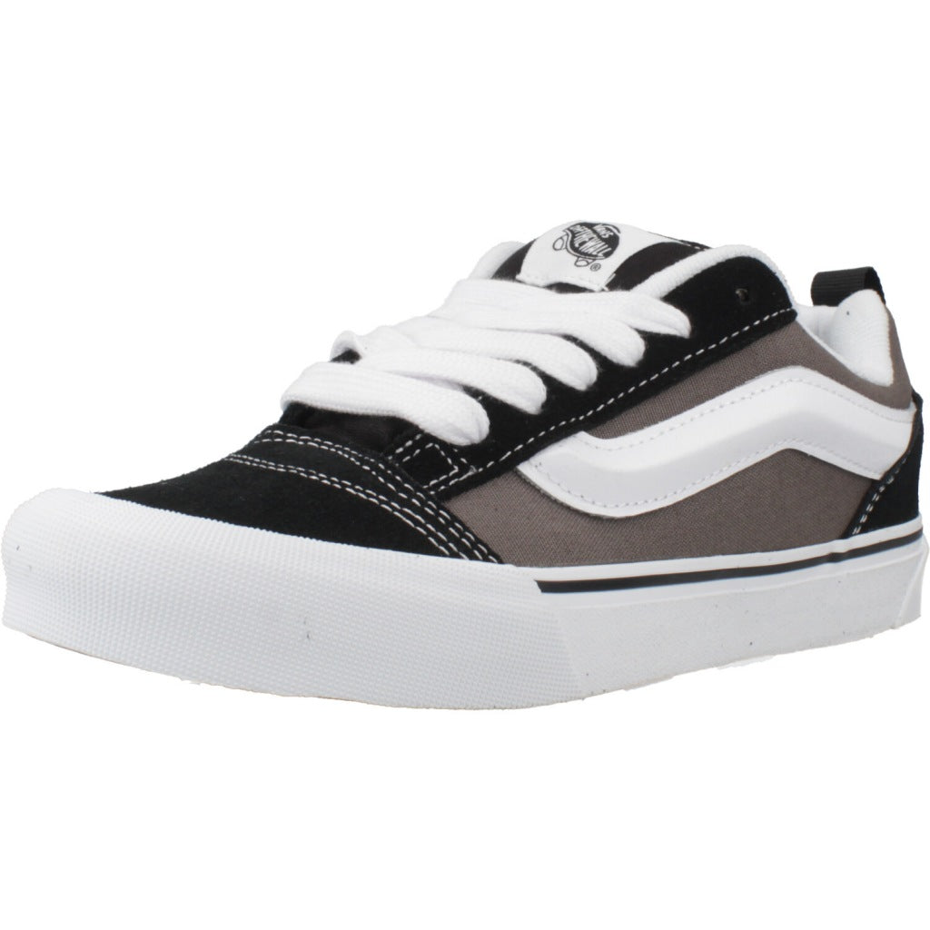 VANS KNU SKOOL en color NEGRO (1)