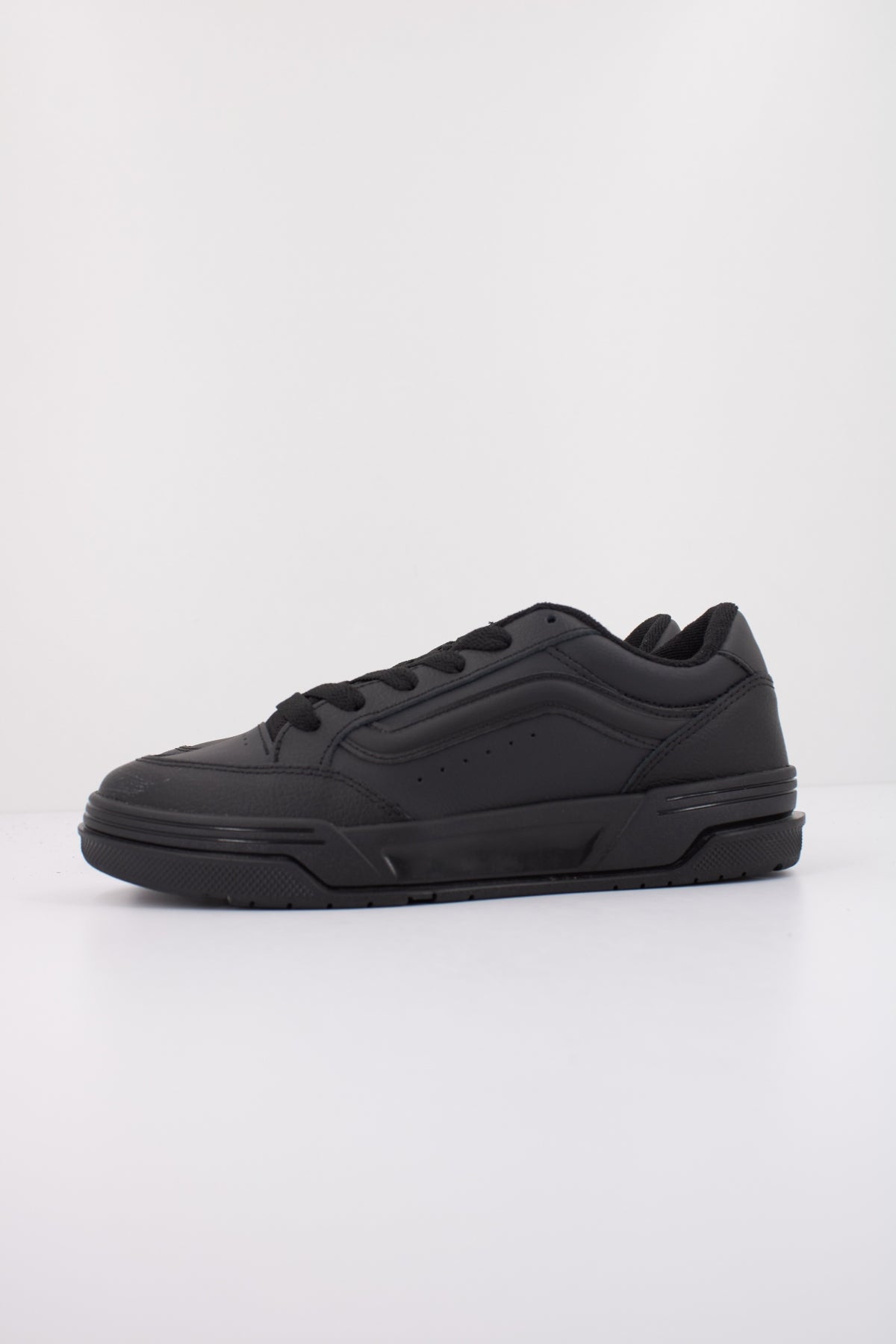 VANS HYLANE en color NEGRO (1)
