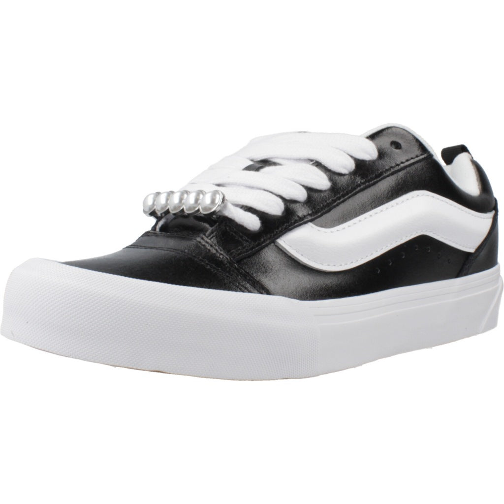 VANS KNU SKOOL en color NEGRO (1)