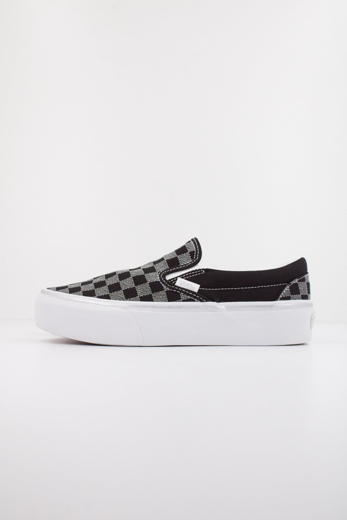 VANS CLASSIC SLIP-ON PLATFORM en color NEGRO (1)