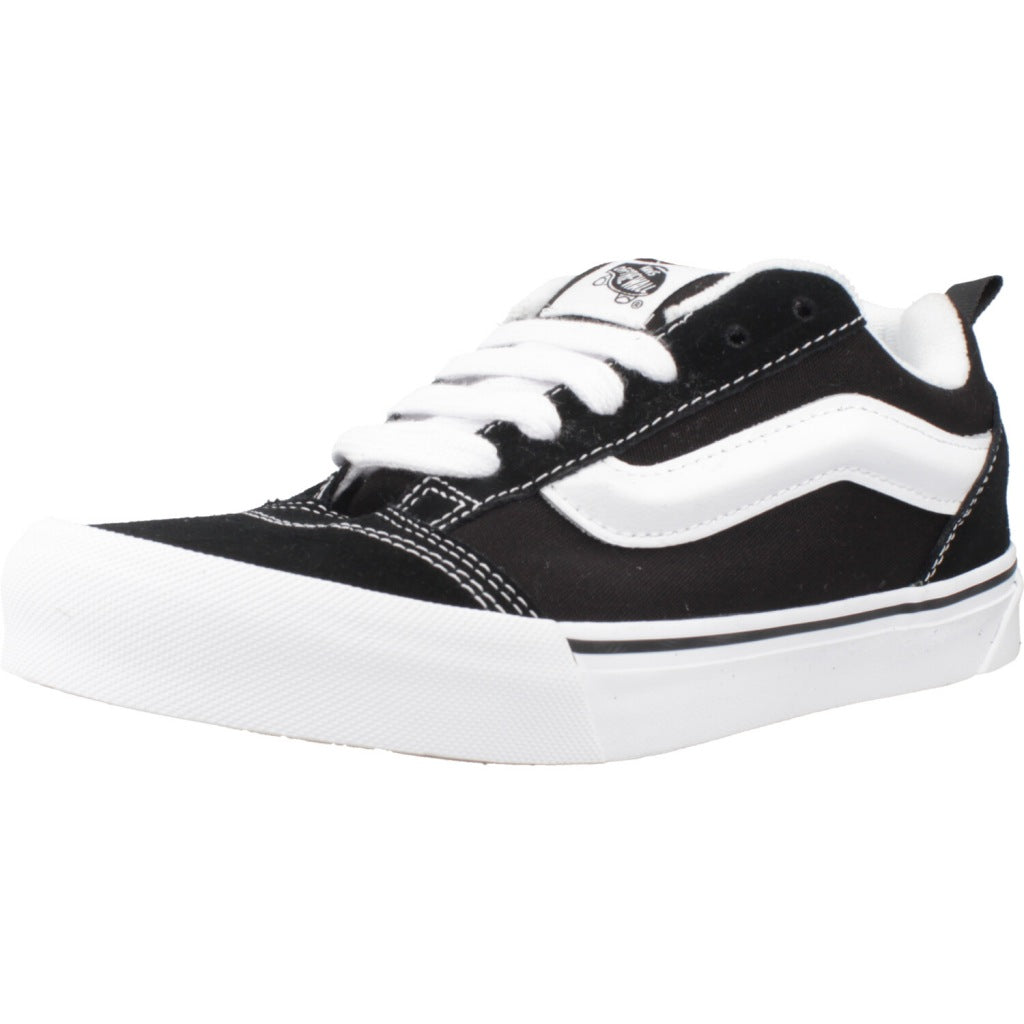 VANS KNU SKOOL en color NEGRO (1)