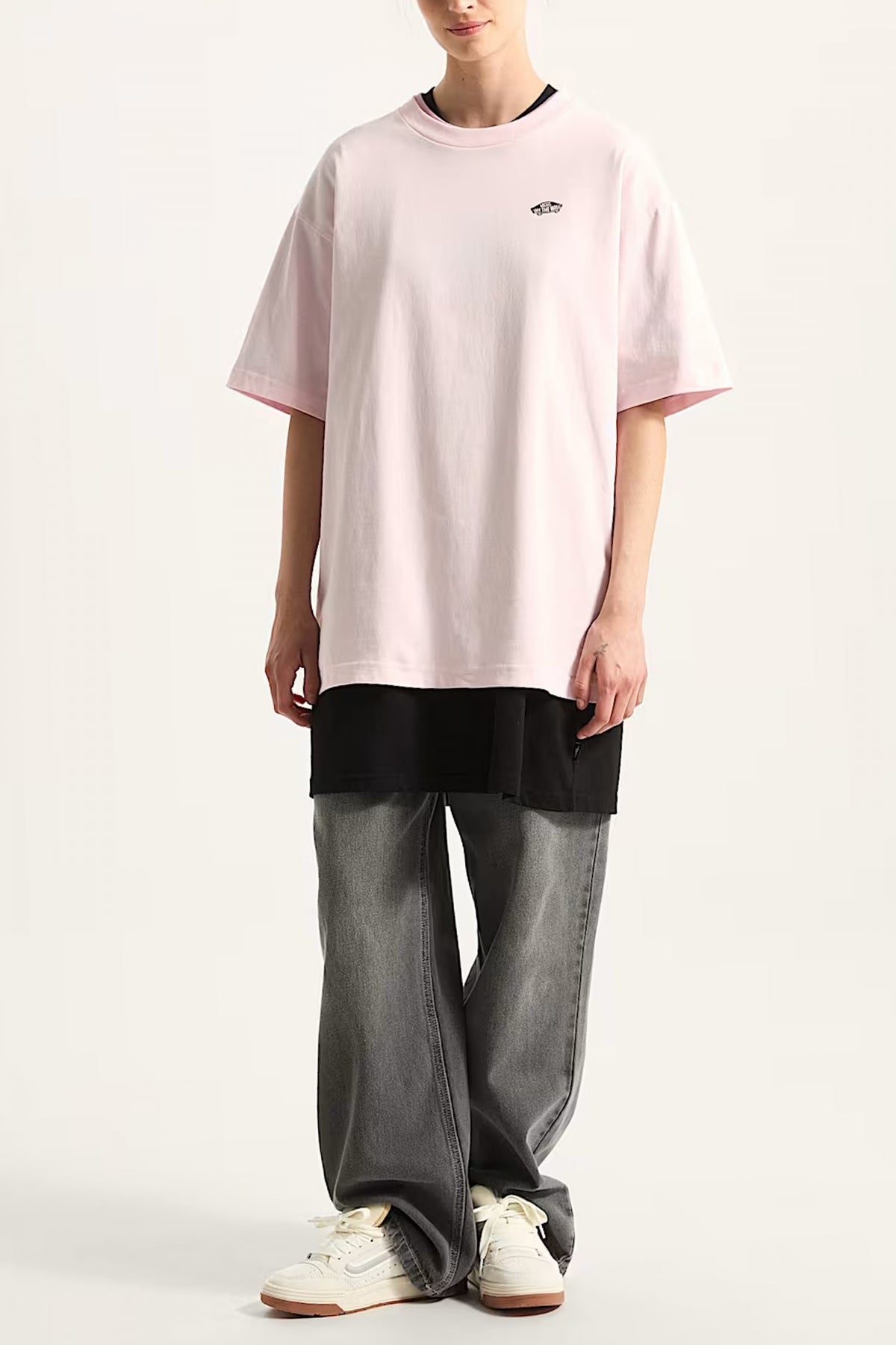 VANS STYLE II LOOSE SS T en color ROSA (3)