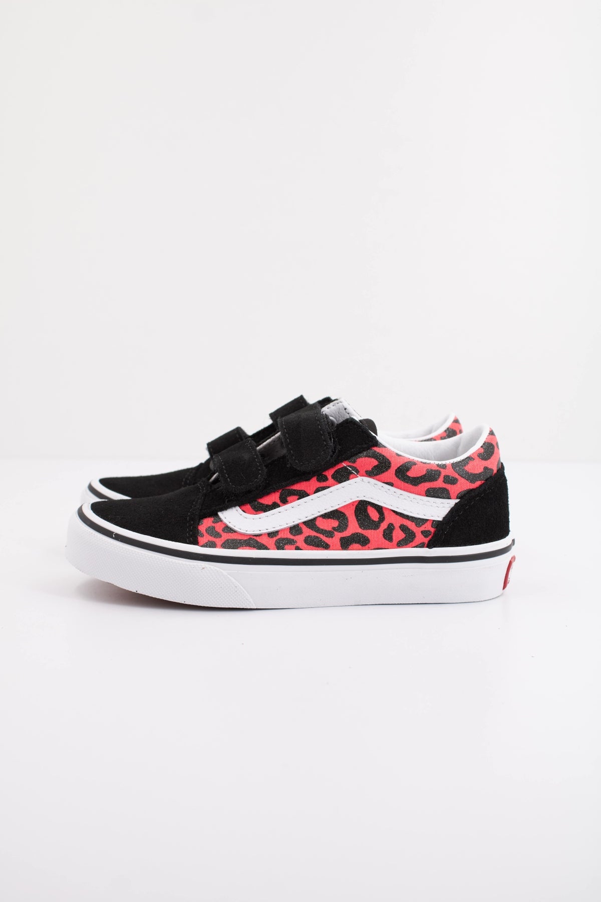 VANS OLD SKOOL V en color NEGRO (1)