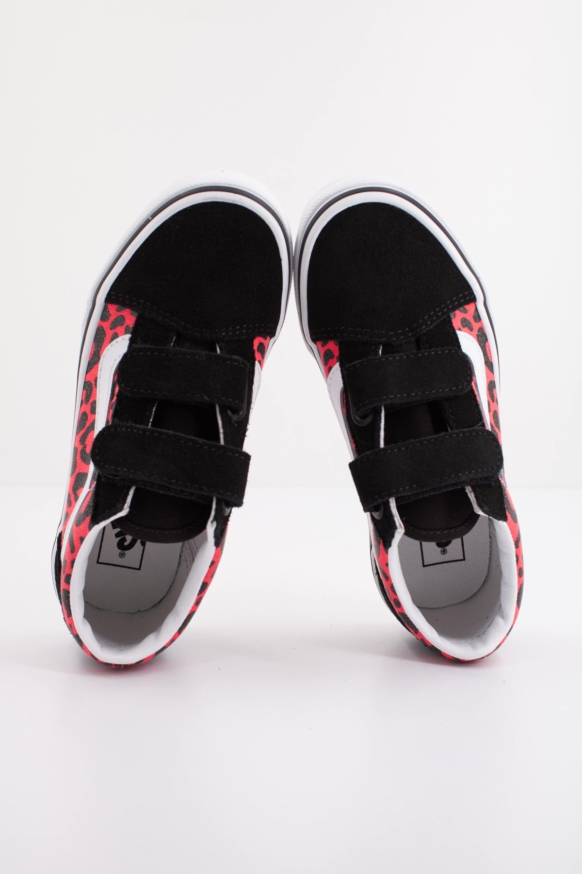 VANS OLD SKOOL V en color NEGRO (3)