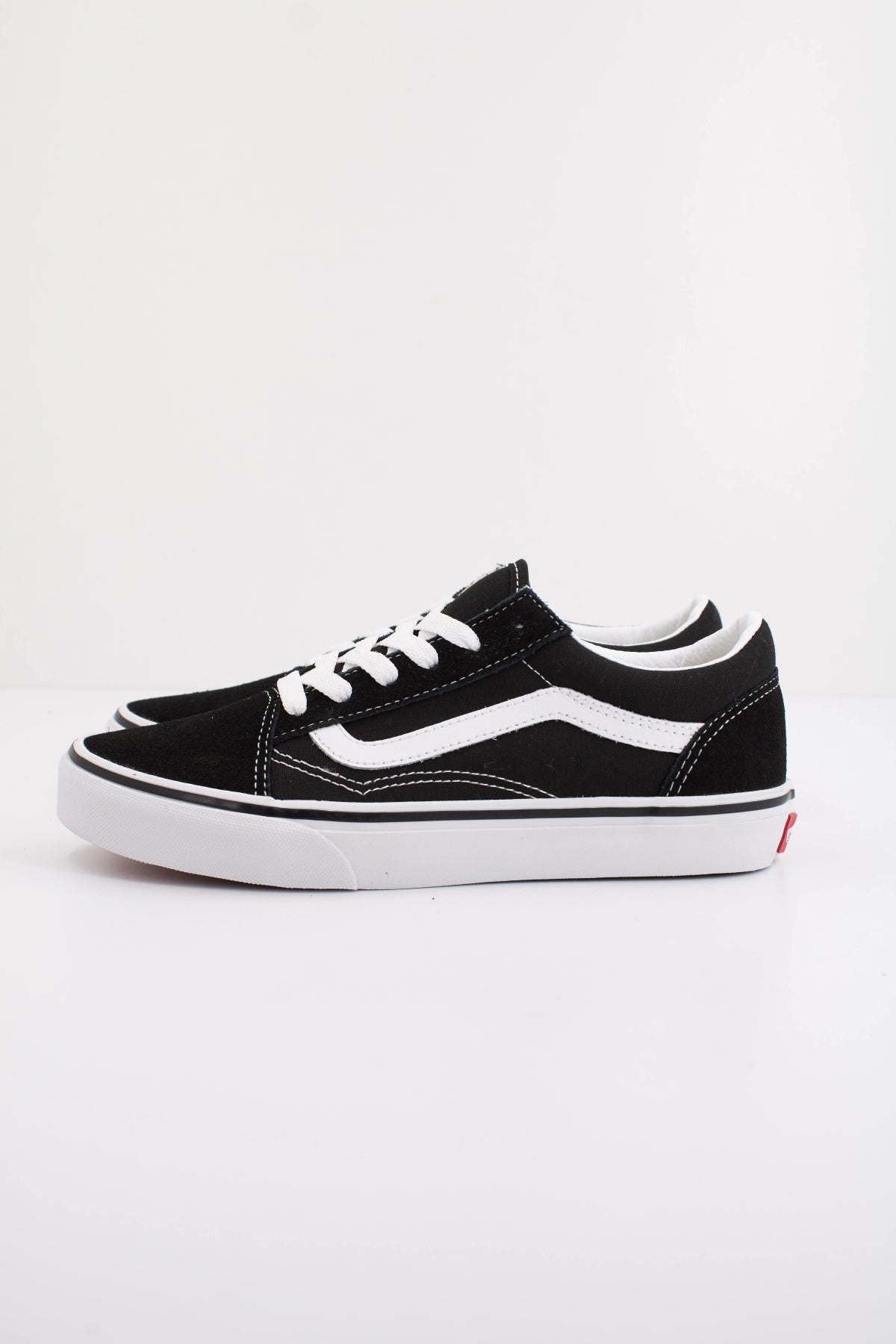 VANS OLD SKOOL en color NEGRO (1)