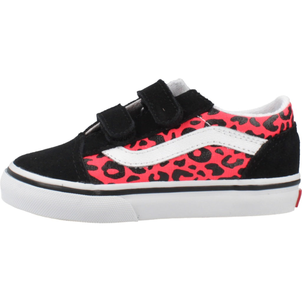 VANS OLD SKOOL V en color NEGRO (2)